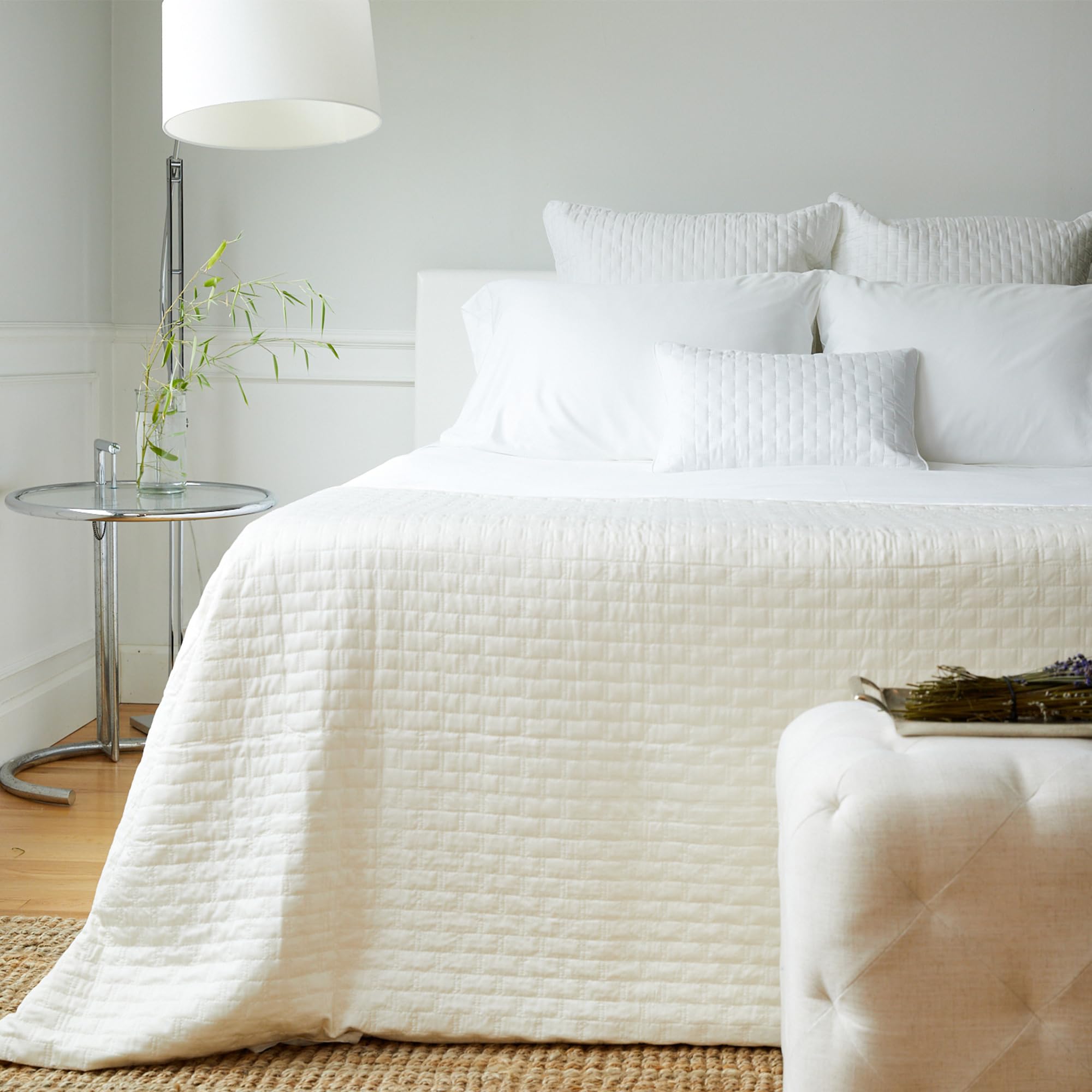 Luxury Queen Coverlet - 100% Bamboo Viscose Reversible Cooling Quilt | Ultra Soft Lightweight Bedspread & Breathable Blanket (96x98 Inches) | Temperature Regulating for All Seasons | Perfect for Bedroom, Guest Room & Hotel Use - Ivory Queen Size