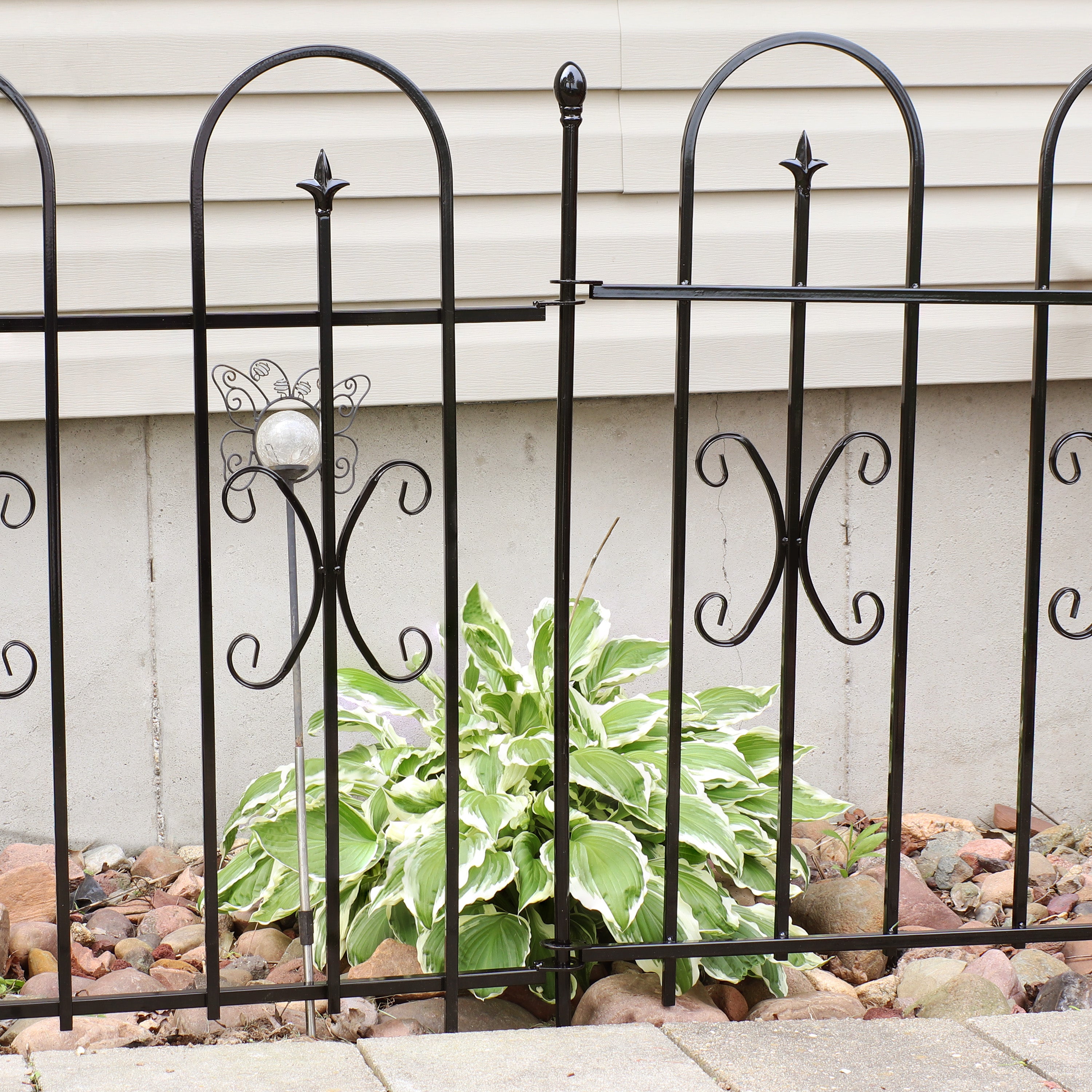 Sunnydaze 2-Piece Decorative Finial Border Fence - 8' Overall Length - Elegant Garden Edging for Flower Beds, Pathways & Outdoor Decor