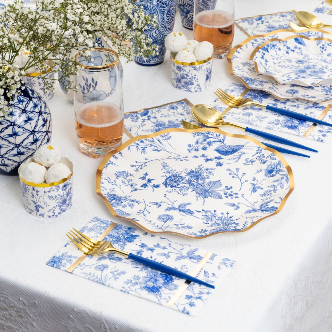 Eco-Friendly Wavy Paper Dinner Plates - 8 Pack, Disposable Party Plates for Weddings, Birthdays & Picnics - Biodegradable & Stylish Tableware