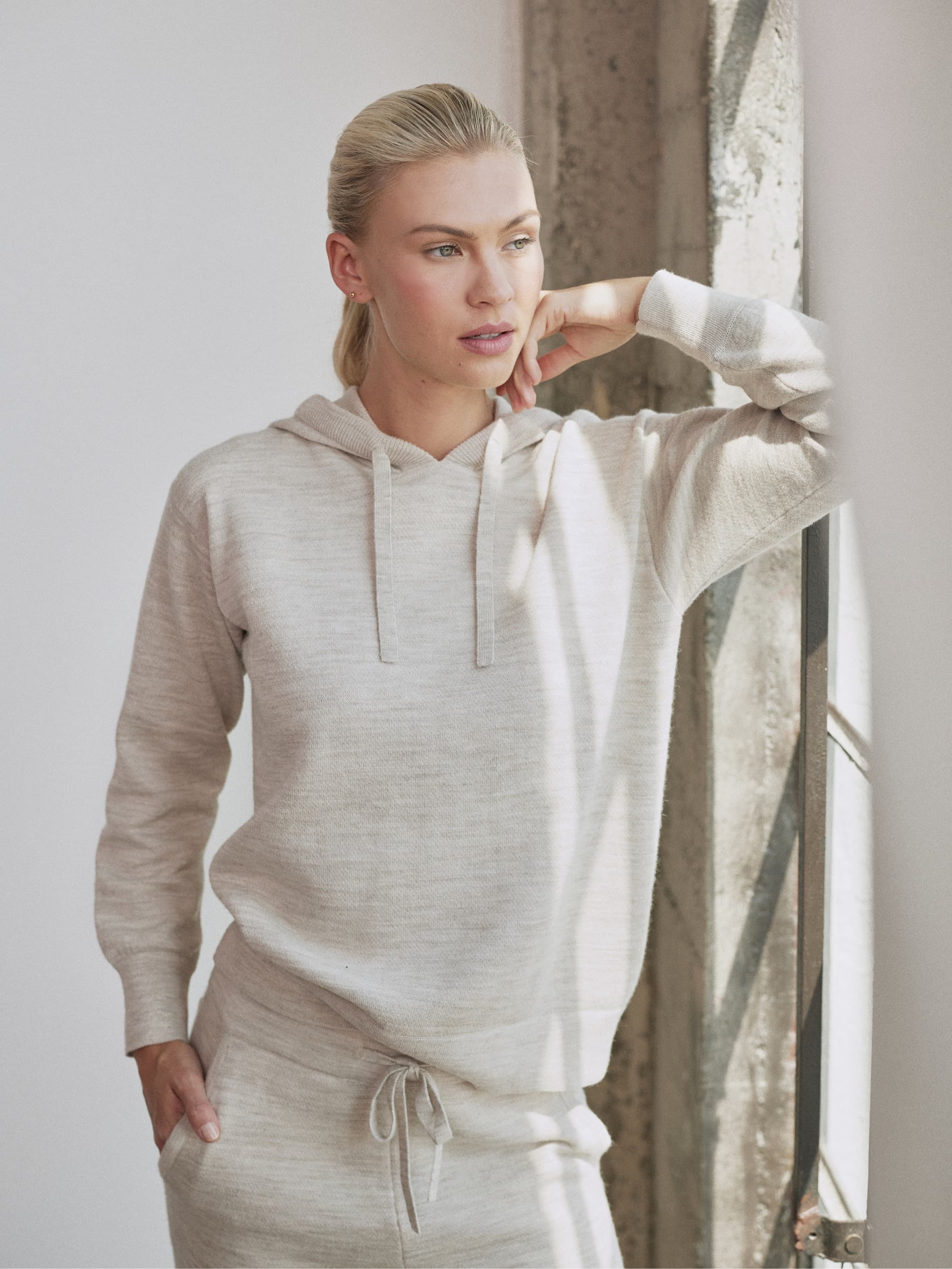 Premium Alpaca Pima Cotton Hoodie for Men & Women - Soft & Warm Winter Pullover Sweatshirt - Cozy Outdoor & Lounge Wear