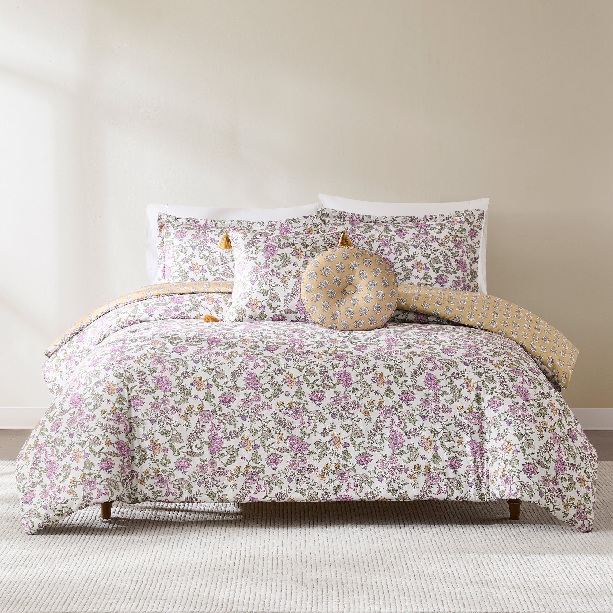 Lillian Block Print Reversible Comforter Set 5-Piece - Queen Size Bedding Set with Matching Pillowcases - Perfect for Master Bedroom, Guest Room & Dorm Decor