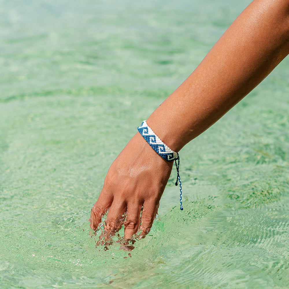 4ocean Deep Sea Beaded Bracelet for Women & Men - Eco-Friendly Ocean Plastic Jewelry - Perfect for Beach Lovers, Surfers & Environmental Activists