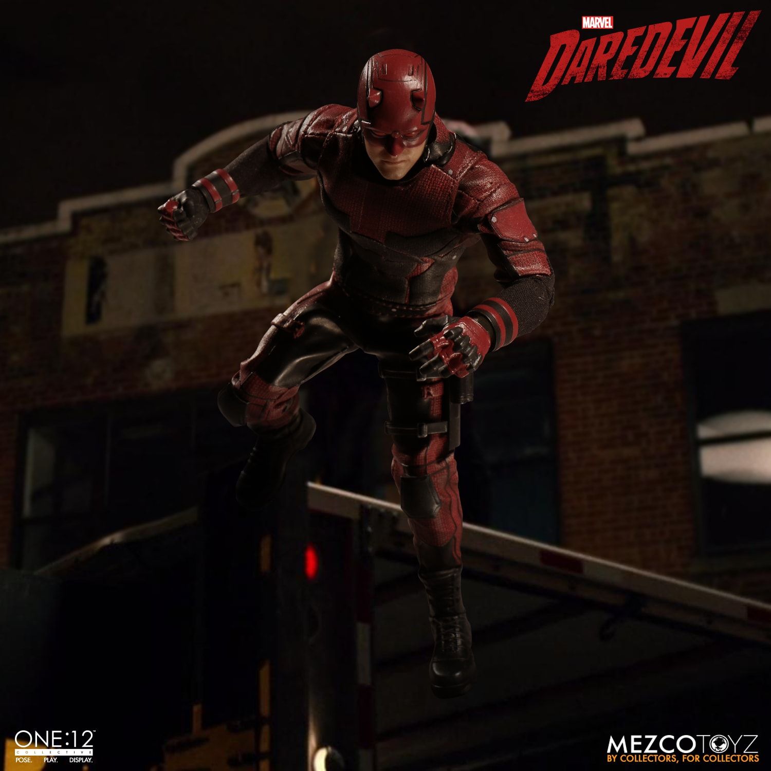 Mezco Toyz One:12 Collective Marvel Comics Daredevil 1/12 Scale Action Figure - Premium Collectible Superhero Toy for Display & Play - Perfect for Marvel Fans & Collectors