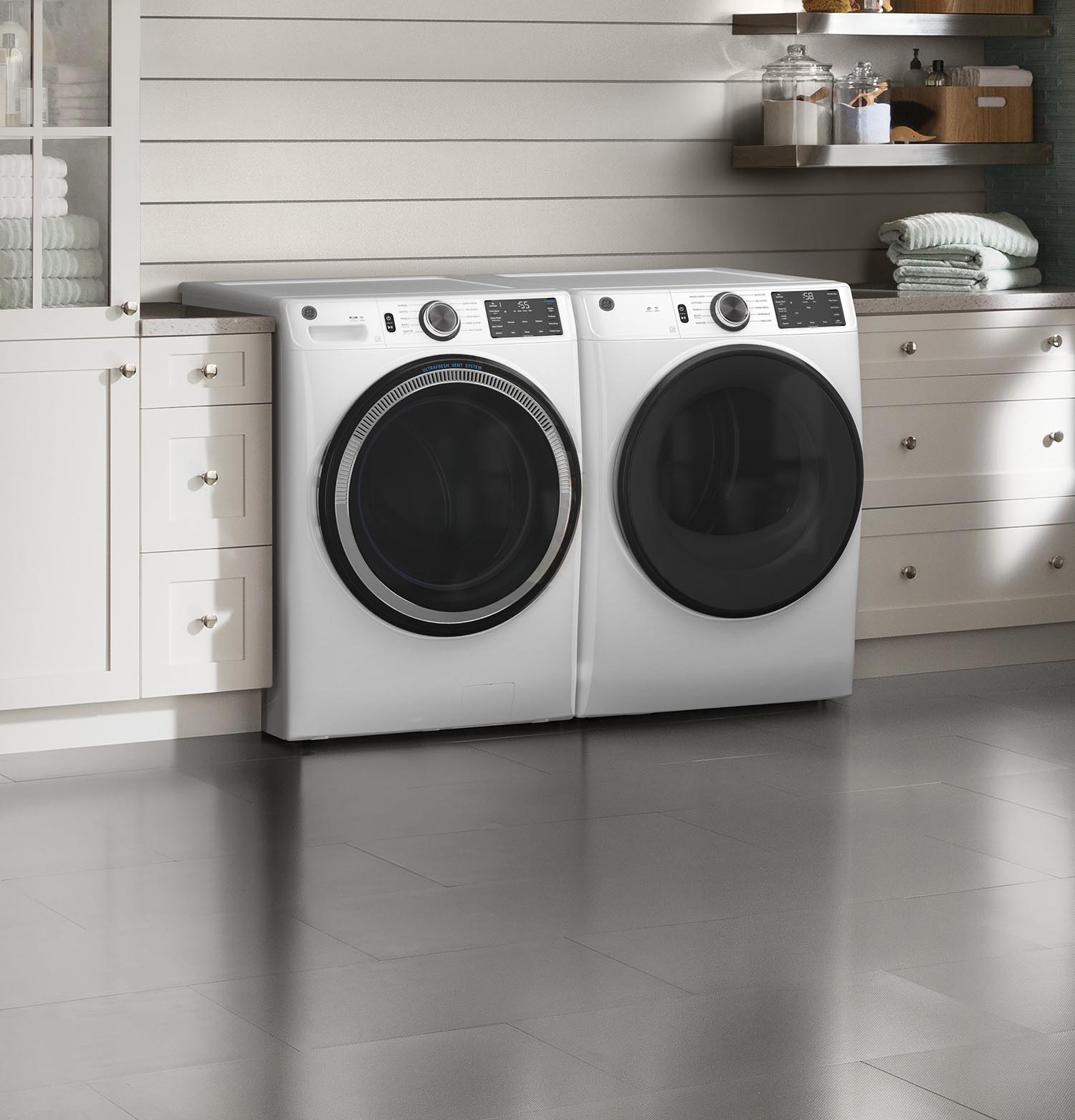 GE 5.5 Cu. Ft. White Front Load Washer & 7.8 Cu. Ft. White Electric Front Load Dryer Set (GFW550SMNWW/GFD55ESMNWW) - Perfect for Laundry Rooms and Apartments