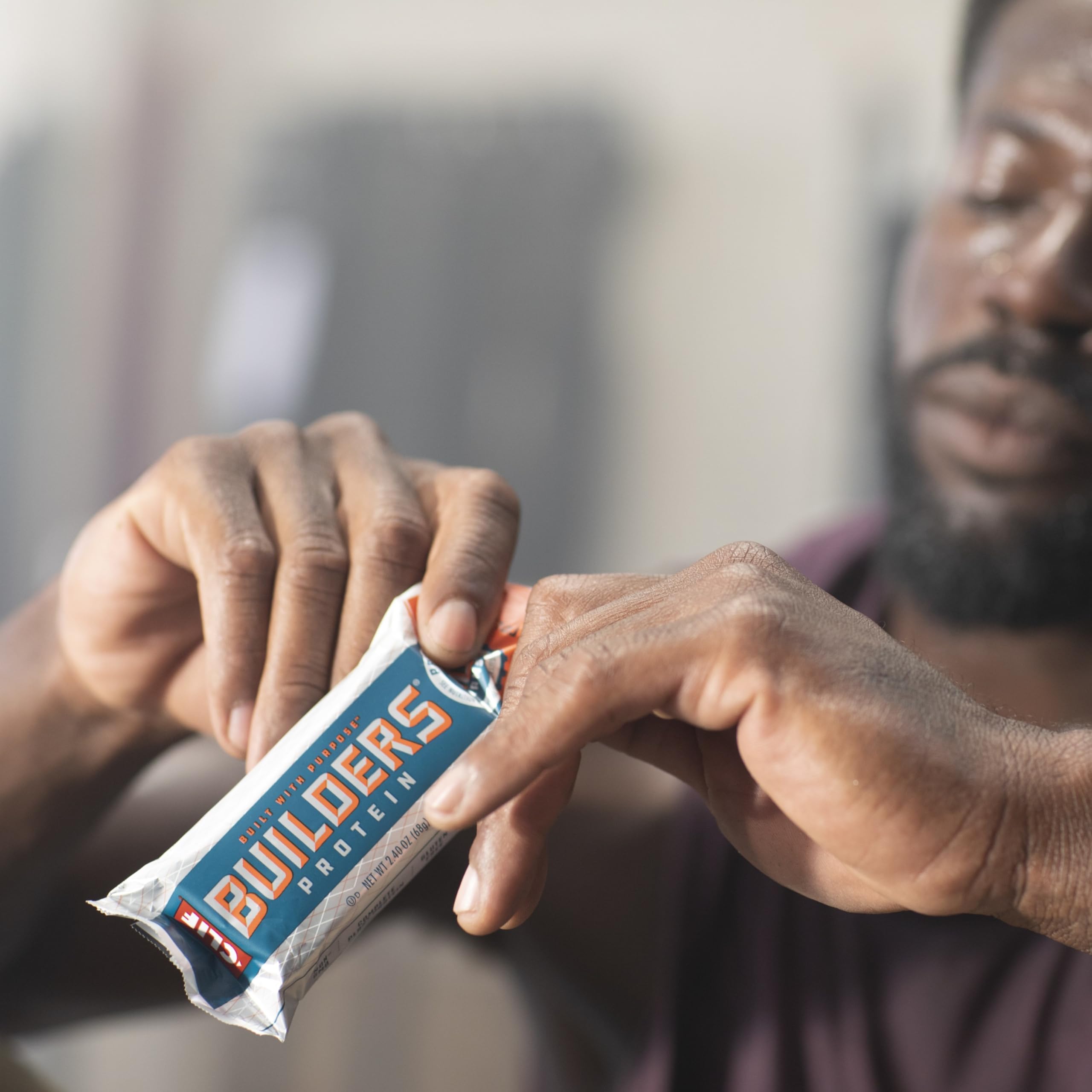 CLIF Builders Protein Bars - Vanilla Almond Flavor, 20g Plant-Based Protein, Gluten Free, Non-GMO, Low Glycemic - 2.4oz (12 Pack) - Perfect for Post-Workout Recovery, Hiking Snacks & On-the-Go Nutrition