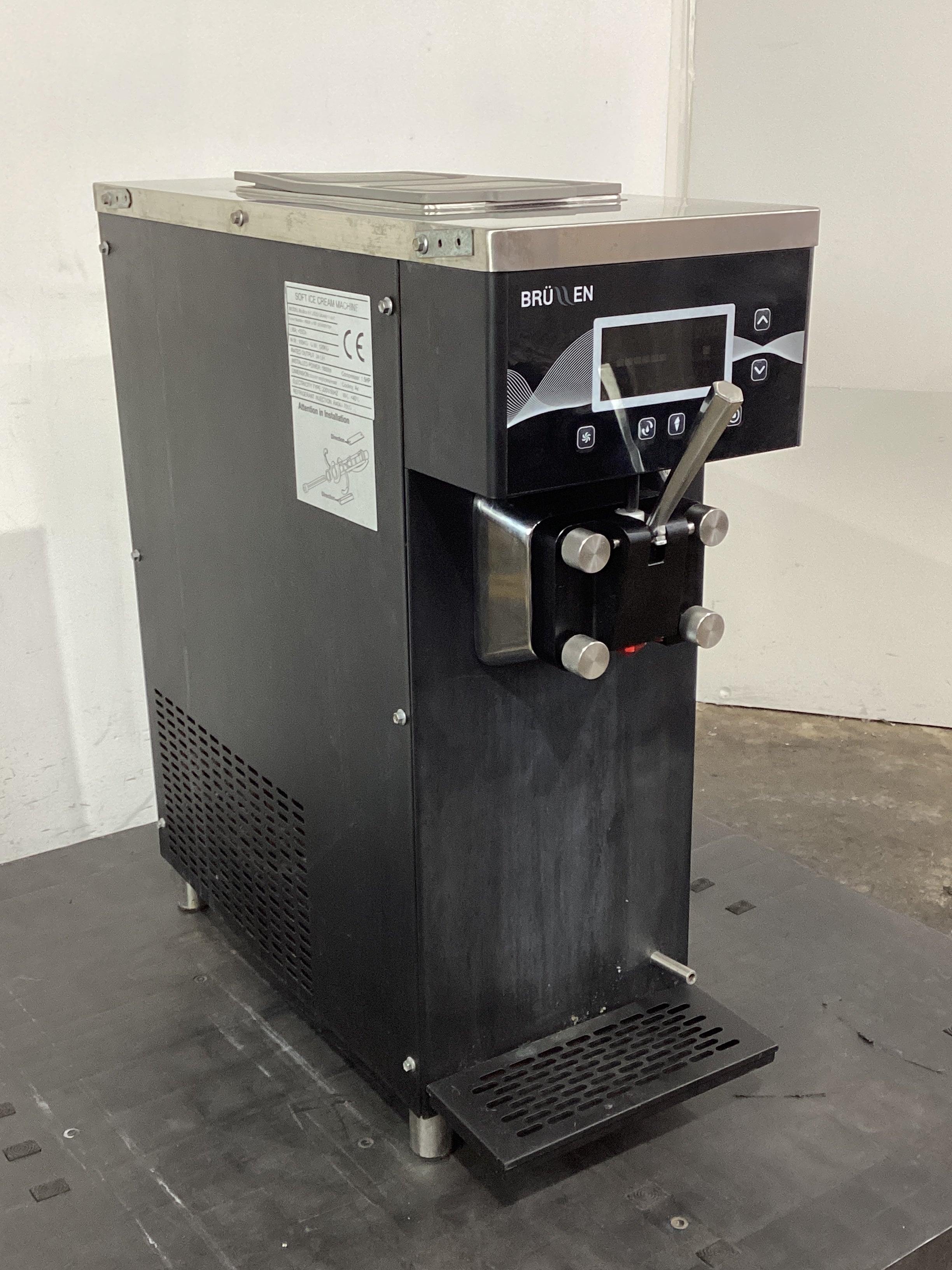 Brullen i91 2020 Commercial Soft Serve Ice Cream Machine - 740202 for Restaurants, Cafes, and Ice Cream Shops