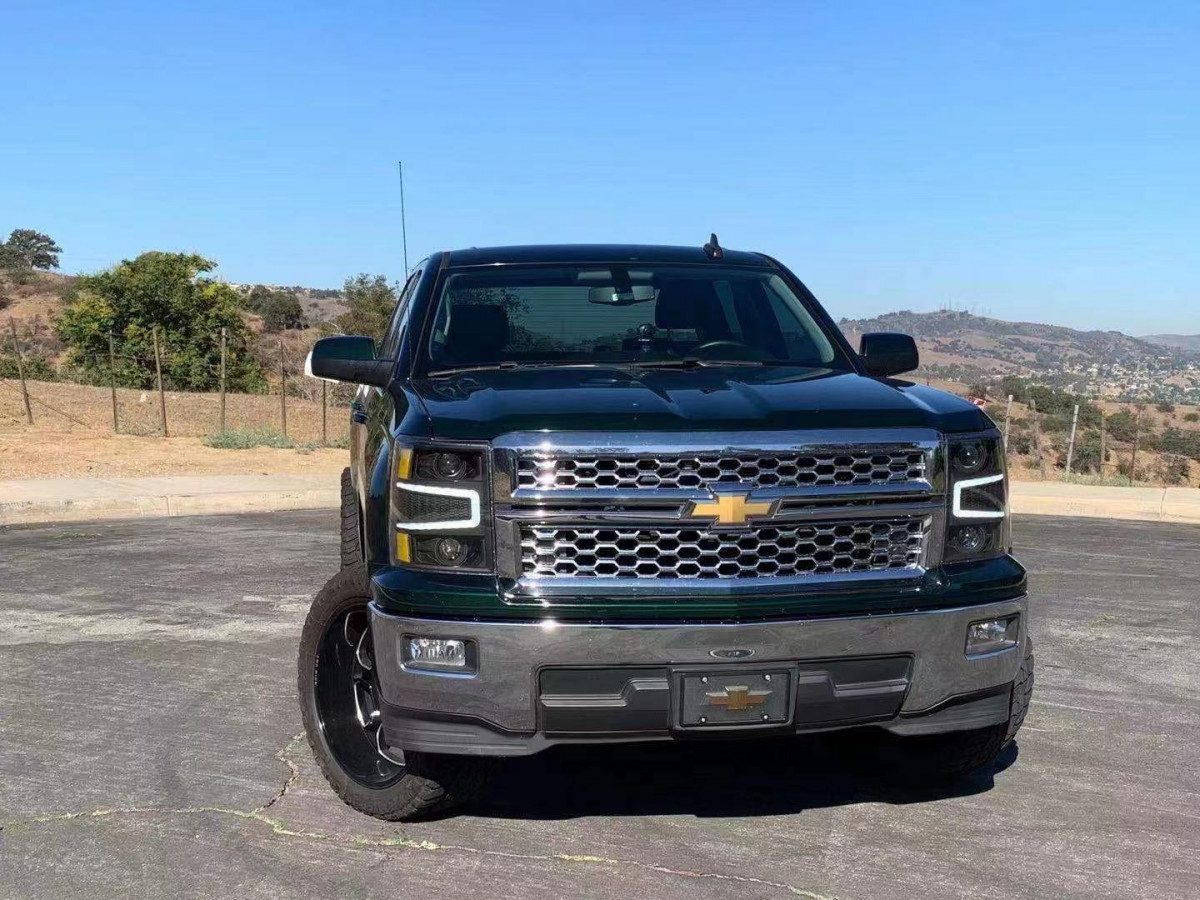14-15 Chevrolet Silverado PRO Series Halogen Projector Headlights - Chrome Housing - Upgrade Your Truck Lighting for Night Driving & Off-Road Adventures