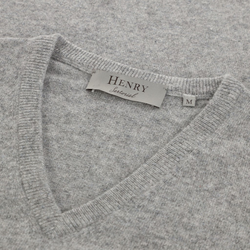 Premium Cashmere V-Neck Sweater for Men - 12GG Soft Grey Knitwear - Perfect for Business Casual, Office Wear & Winter Layering
