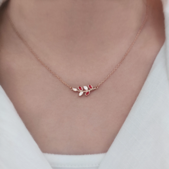Evergreen Leaf Memorial Ashes Necklace - Elegant Cremation Jewelry for Loved Ones - Perfect for Keeping Memories Close to Your Heart - Ideal for Grieving, Remembrance & Special Occasions
