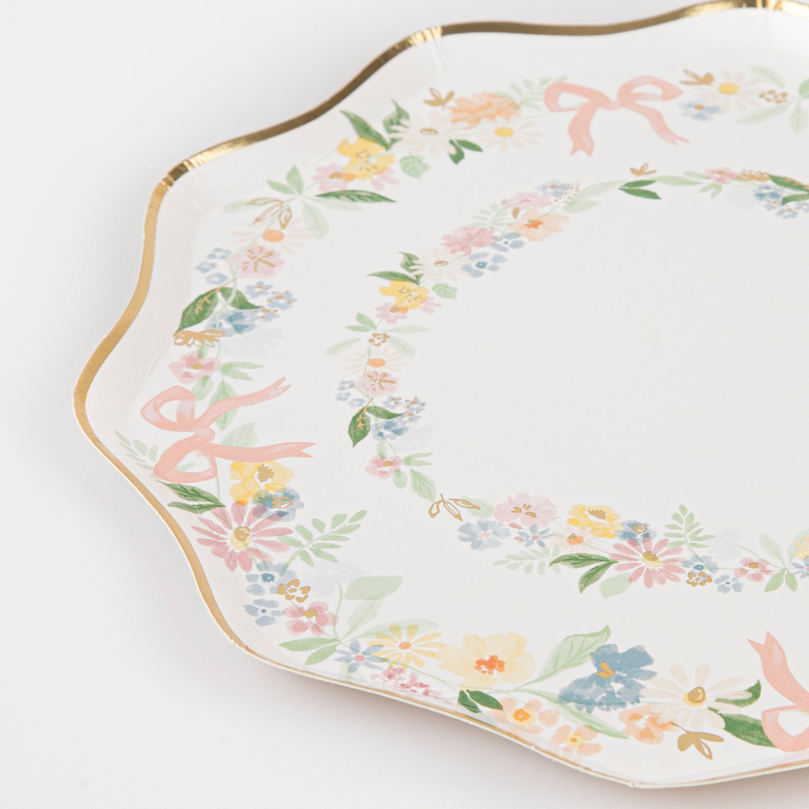 Elegant Floral Dinner Plates Set of 6 - Premium Porcelain Tableware for Fine Dining, Wedding, Party & Home Decor - Dishwasher & Microwave Safe