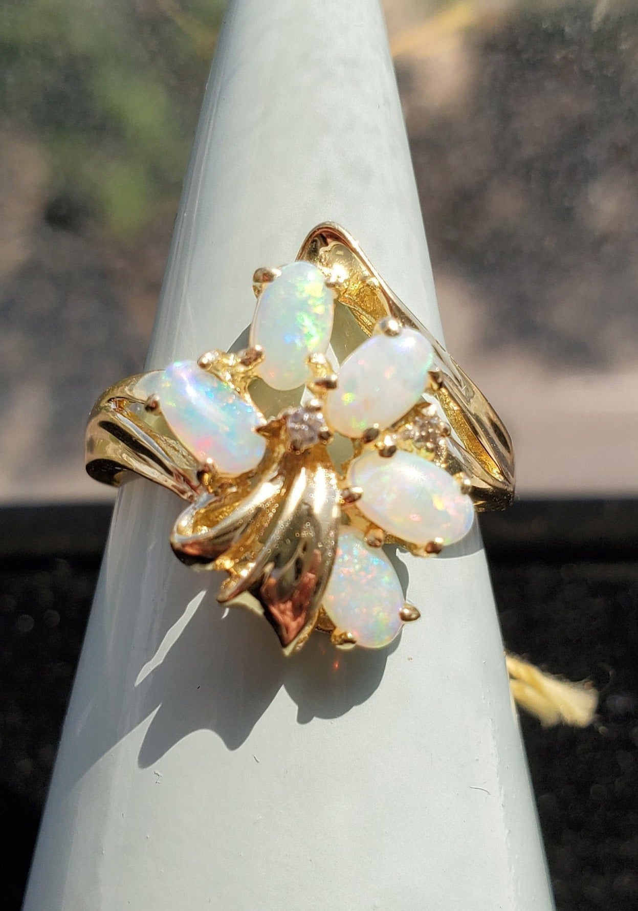 14K Yellow Gold Oval Opal Cluster Diamond Ring for Women - Elegant Vintage Style Jewelry for Engagement, Wedding, Anniversary & Special Occasions