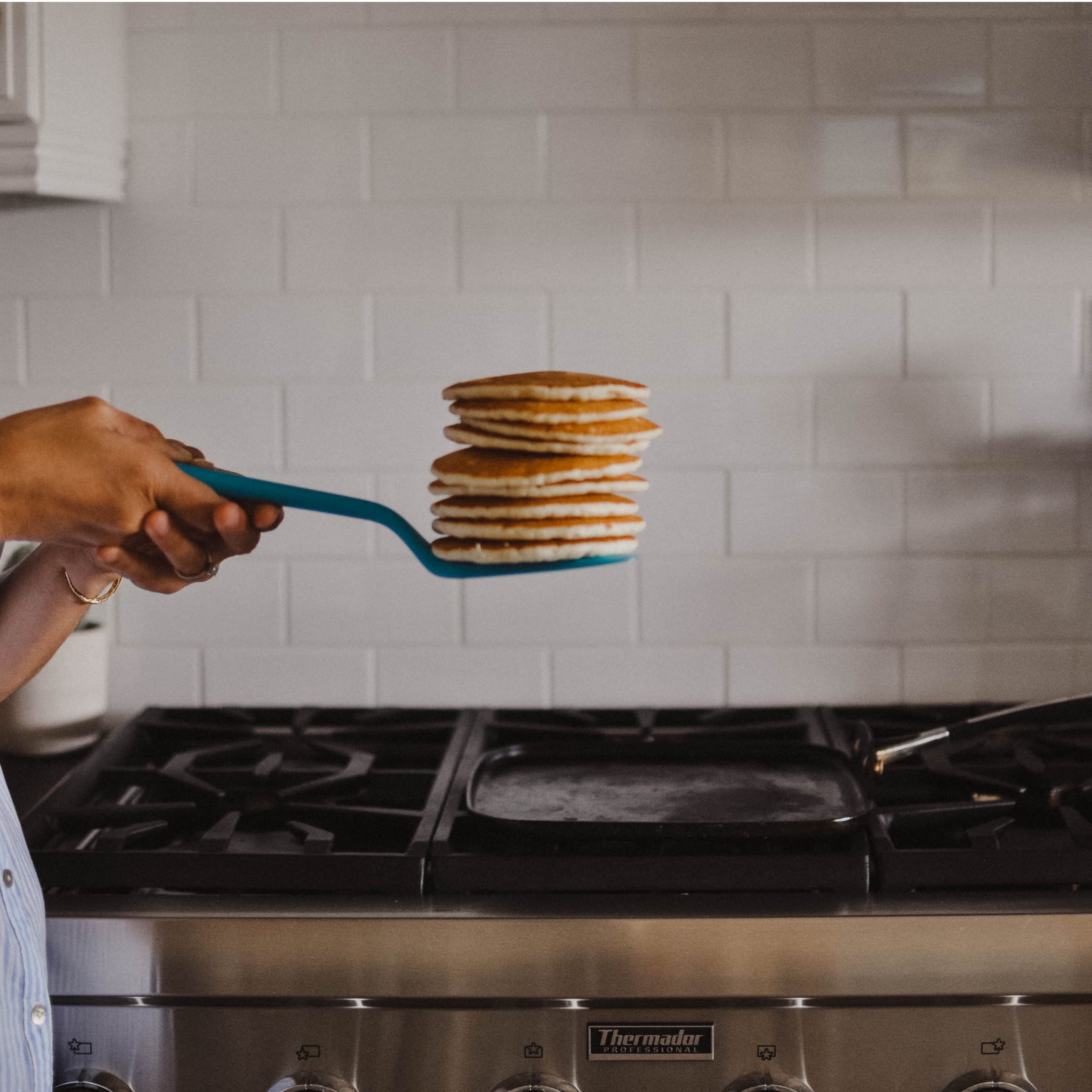 GIR Get It Right Silicone Spatula Turner - Heat-Resistant up to 550°F - Nonstick Pancake Flipper, Egg & Kitchen Tool - Mini 11 Inch - Black Silicone Spatula for Cooking, Baking, Flipping Eggs & Pancakes - Perfect for Nonstick Cookware & Everyday Kitchen Use