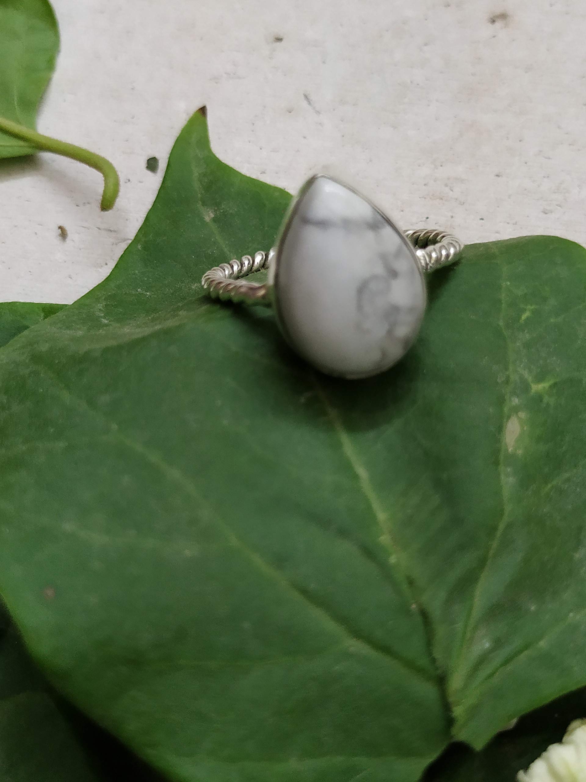White Howlite Sterling Silver Ring – Bohemian Turquoise Howlite Promise Ring for Women | Buffalo Twisted Band Vintage Style Bridesmaid Gift | Healing Crystal Jewelry for Spiritual Wellness & Boho Chic Outfits