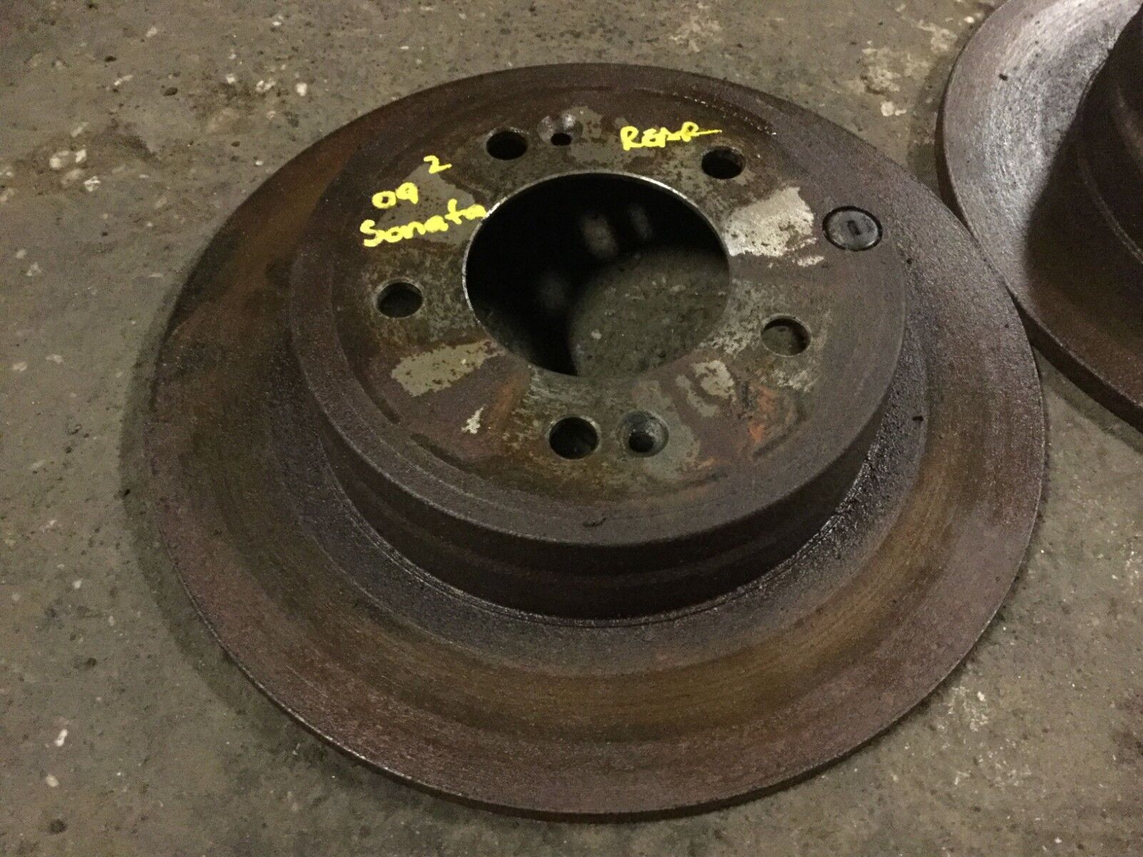 2006-2010 Hyundai Sonata 3.3L Rear Brake Disc Rotors (2-Piece Set) - OEM D12 Replacement for Smooth Braking Performance - Perfect for City Driving & Highway Commutes