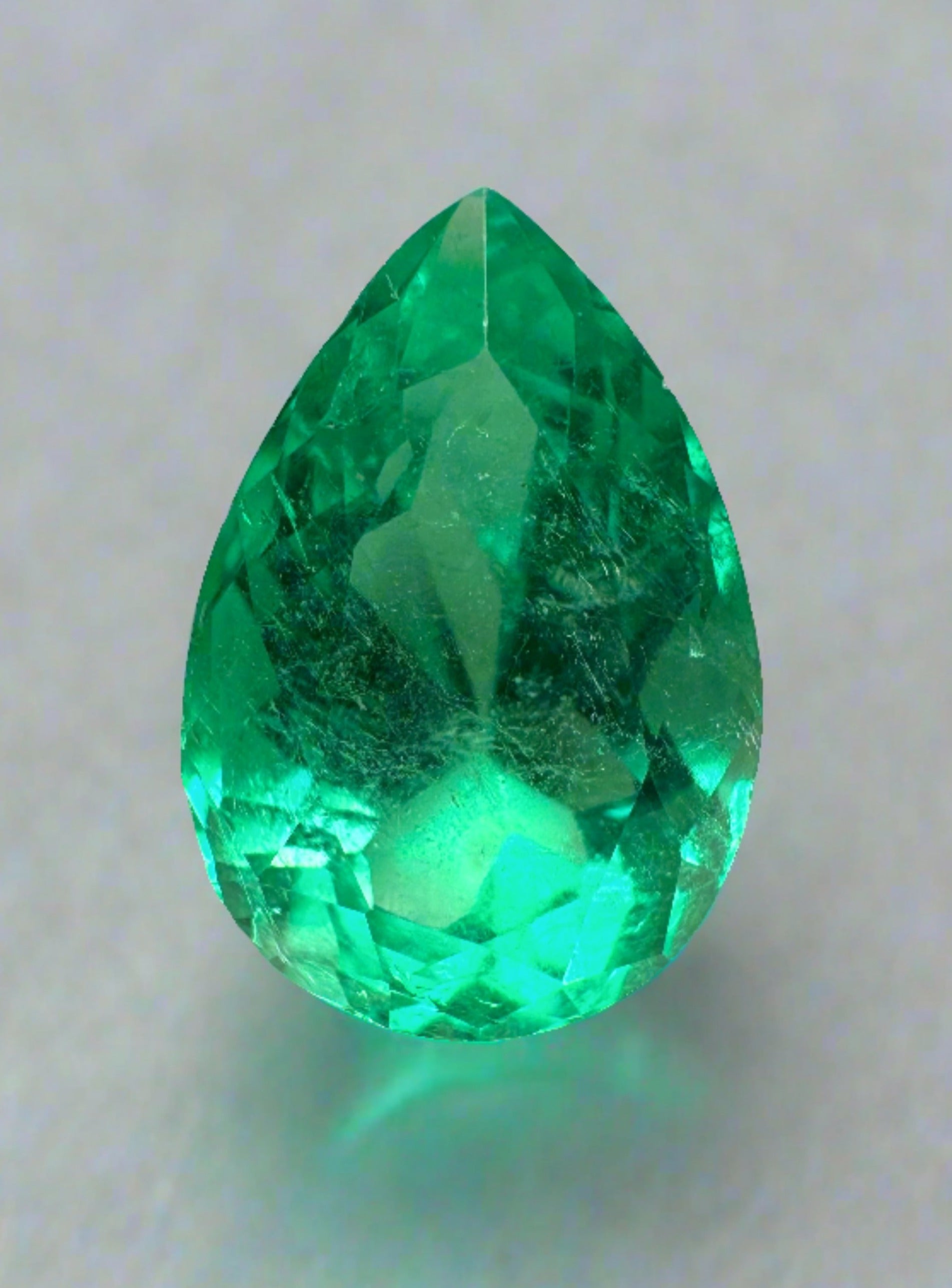 4.59 Carat Natural Colombian Emerald Pear Cut Loose Gemstone - 14x9mm for Jewelry Making, Engagement Rings & Luxury Gifts