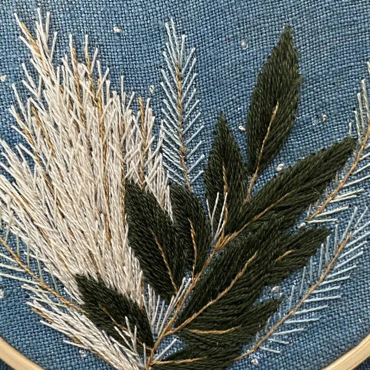 DIY Pampas Grass Embroidery Kit for Beginners - Complete Embroidery Set with Hoop, Thread & Needles - Home Decor & Wall Art Craft Project