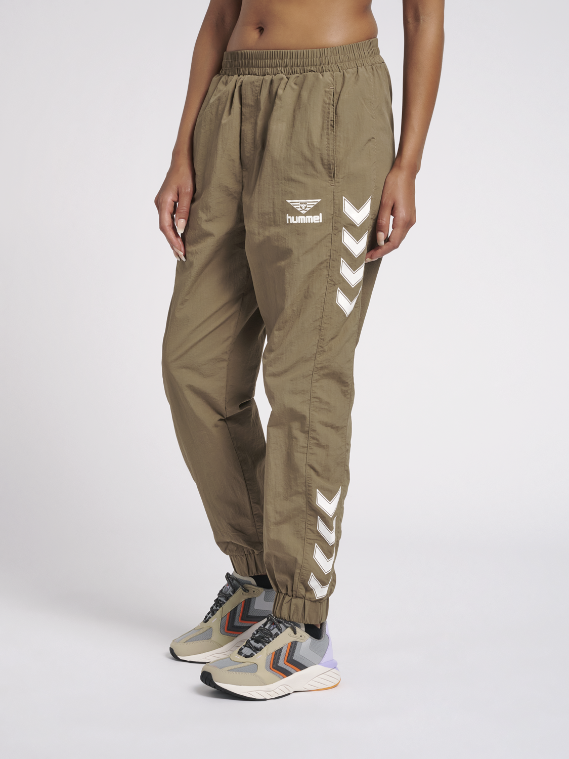 Hummel HMLNIKKI Women's Casual Pants in Walnut Brown - Perfect for Yoga, Lounge & Everyday Wear
