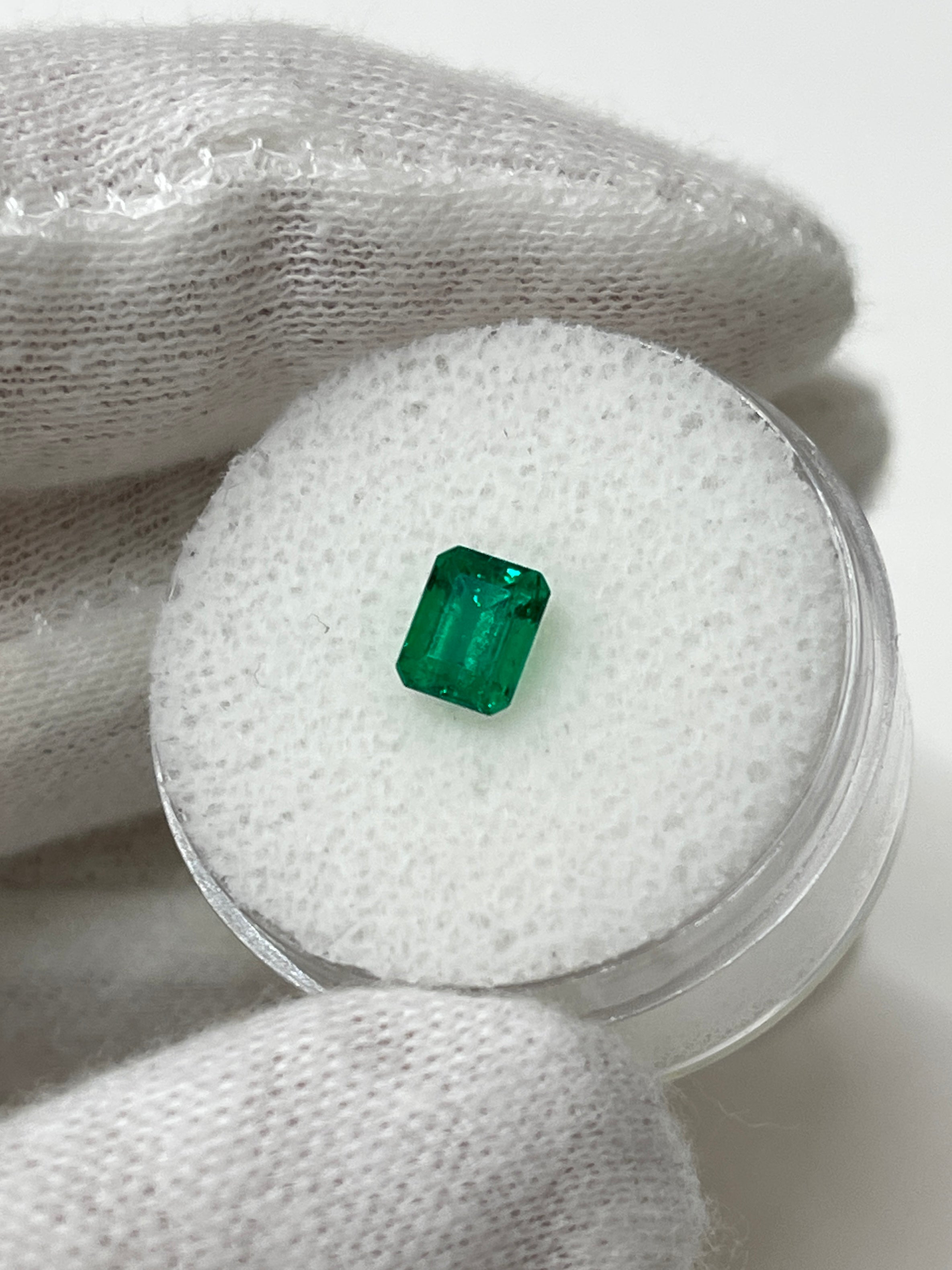 0.85 Carat AAA+ Colombian Loose Emerald Gemstone - 5.8x4.7mm Emerald Cut for Jewelry Making, Engagement Rings & Luxury Gifts