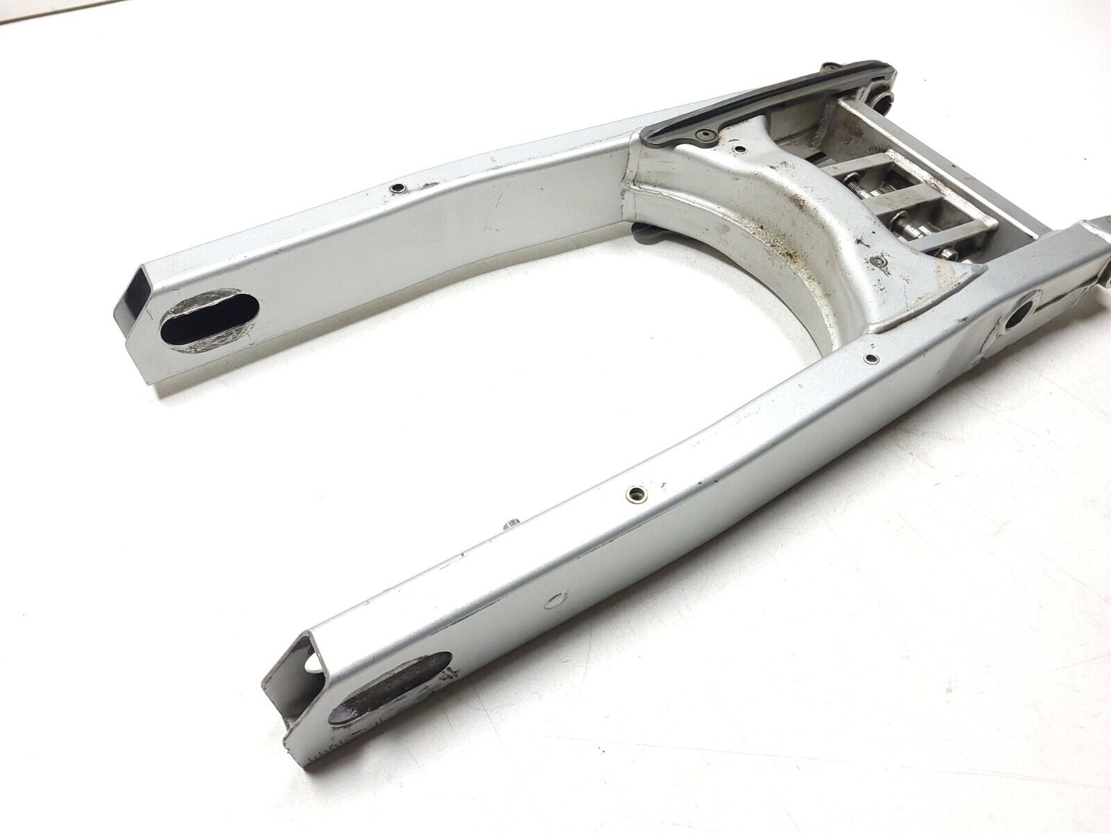 Original Ducati Monster M600 620 Swingarm OEM Replacement Part - Perfect for Motorcycle Repair & Custom Builds - Ride with Confidence on Your Ducati Bike