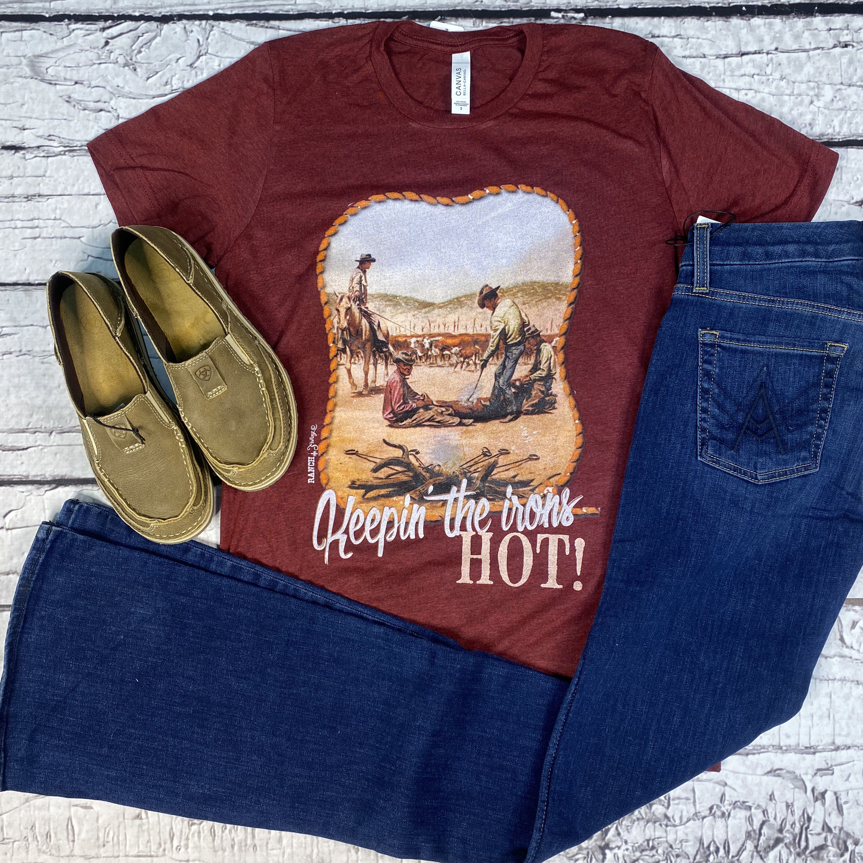 Keep the Irons Hot T-Shirt - Vintage Style Graphic Tee for Men & Women - Perfect for Gym, Workout & Casual Wear