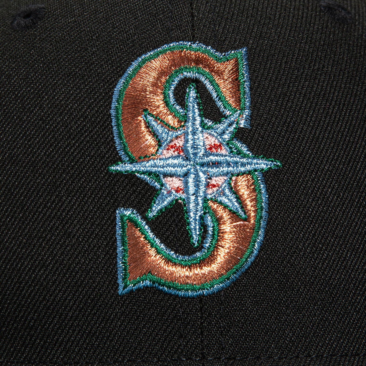 New Era 59Fifty Seattle Mariners 2023 All Star Game Patch Baseball Cap - Black, Green, Metallic Copper, Light Blue - Official MLB Hat for Fans, Sports Enthusiasts & Streetwear Fashion