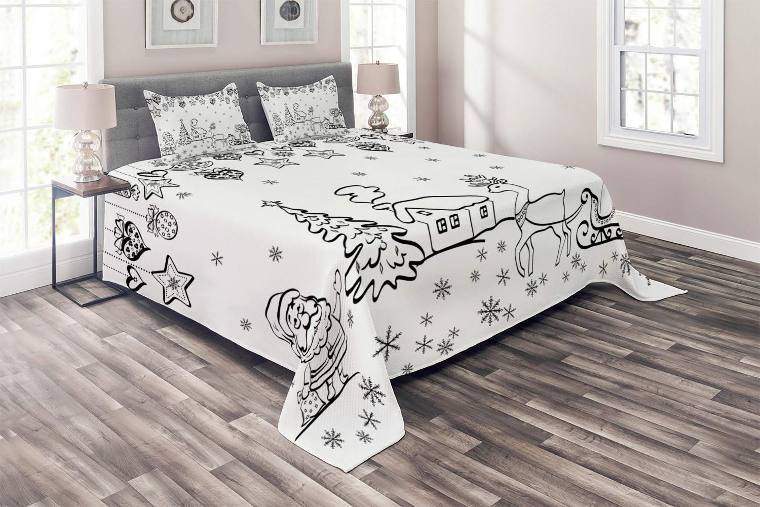 Ambesonne Christmas Quilt Set - 3 Piece King Size Bedspread with 2 Pillow Shams, Black and White Holiday Design Featuring Santa's Sleigh, Rudolph Reindeer & Jingle Bells - Cozy Winter Bedding for Festive Home Decor