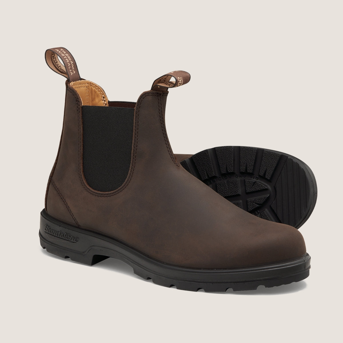 Blundstone Classic 2340 Chelsea Boots for Men & Women - Comfortable Brown Leather Ankle Boots for Outdoor, Work & Casual Wear