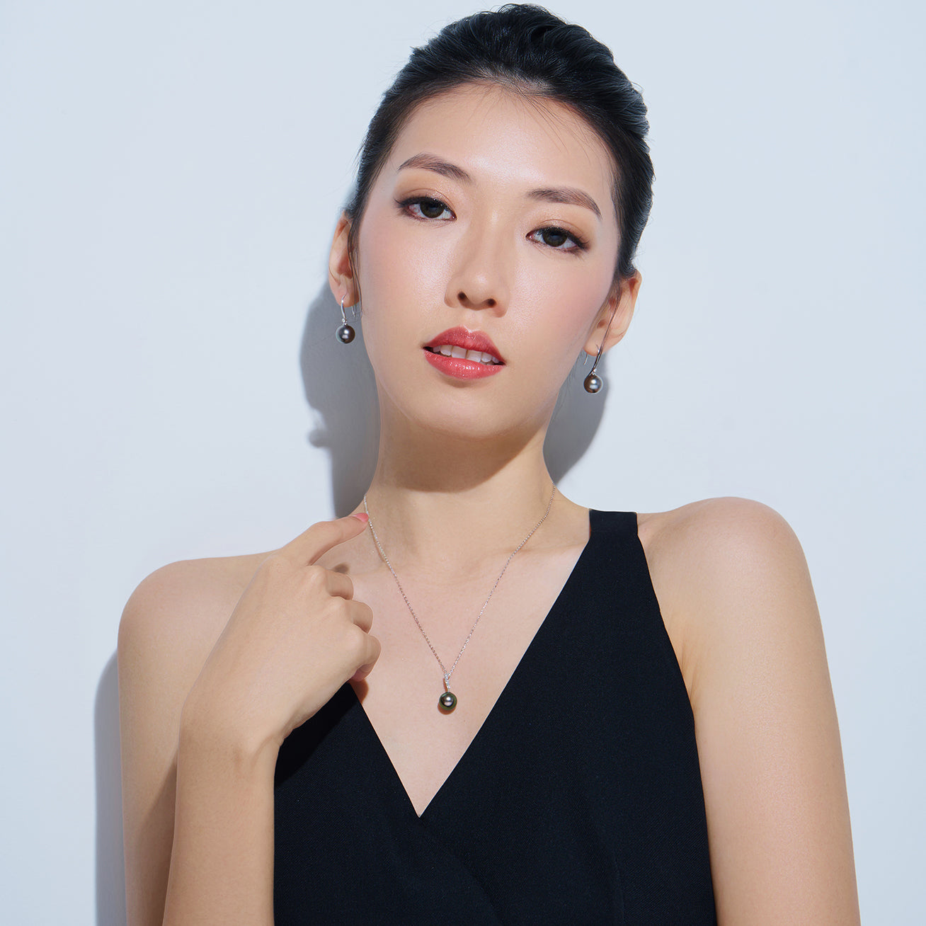18K Solid Gold Tahitian Pearl Necklace for Women - Luxury Saltwater Pearl Jewelry Gift for Anniversary, Wedding & Special Occasions