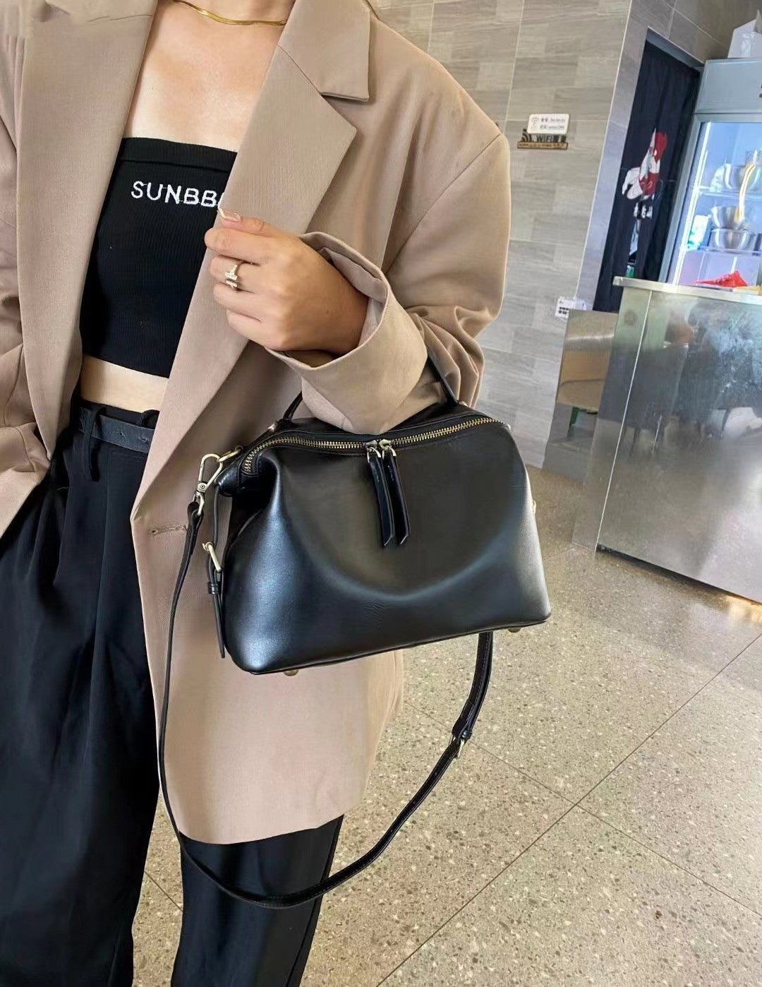 Stylish Convertible Shoulder Bag for Women - Crossbody, Tote & Backpack - Perfect for Work, Travel & Daily Use