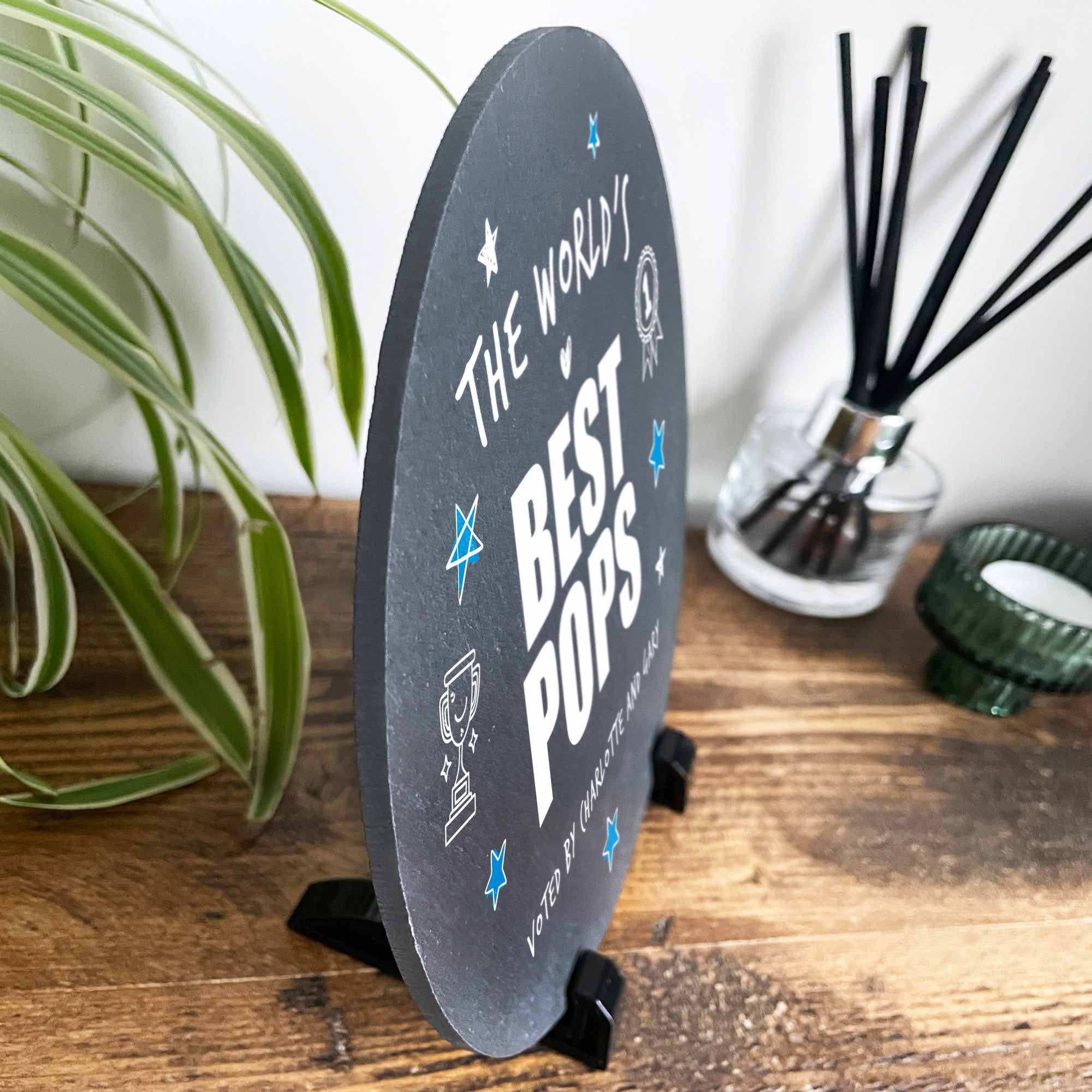 Personalized 'World's Best Dad' Round Slate Plaque with Wooden Stand - 20cm Diameter - Perfect Father's Day Gift, Office Desk Decor, or Home Keepsake