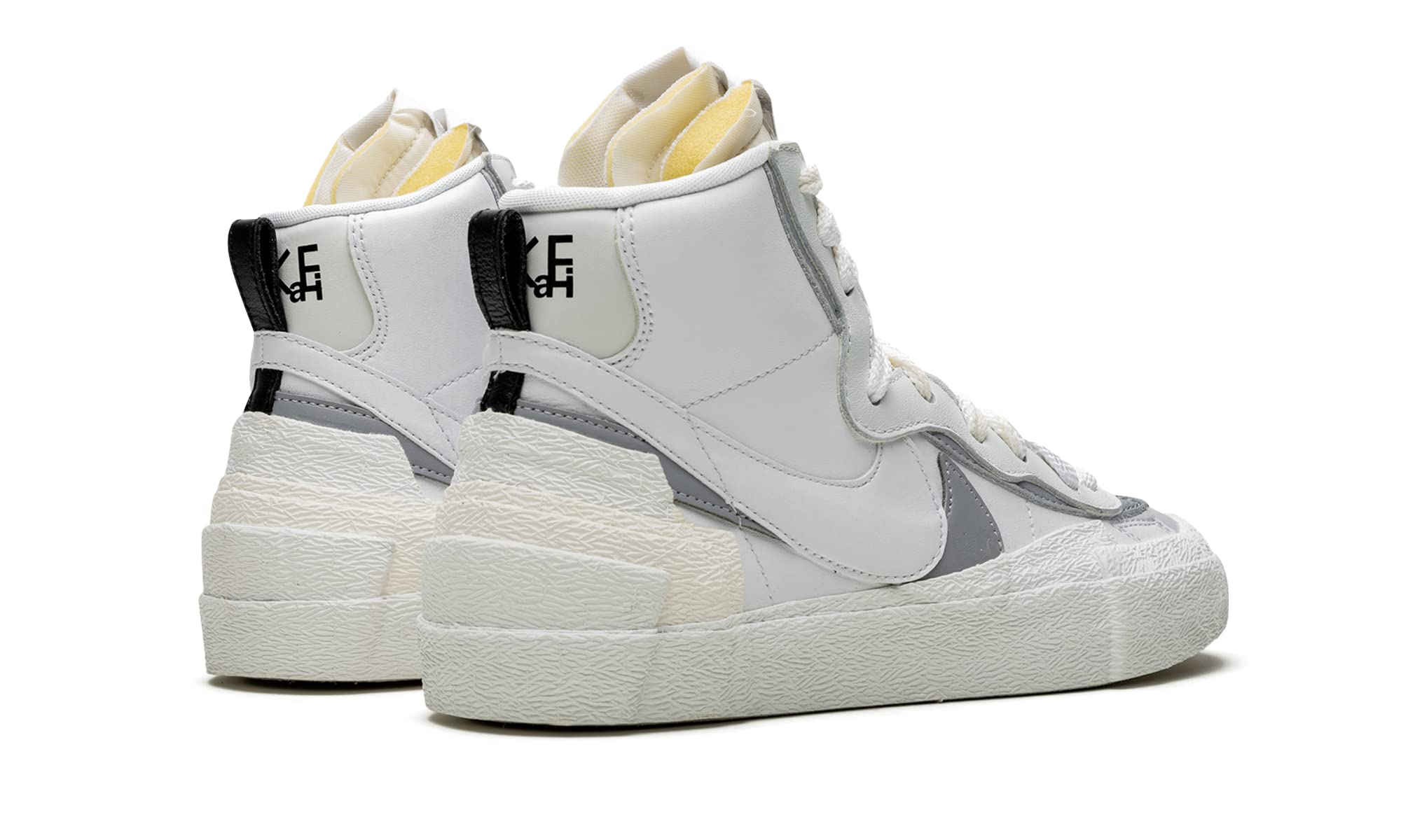 Nike Blazer Mid '77 Vintage Sacai Collaboration Men's Sneakers - Retro Basketball Shoes for Casual Wear & Street Style Fashion