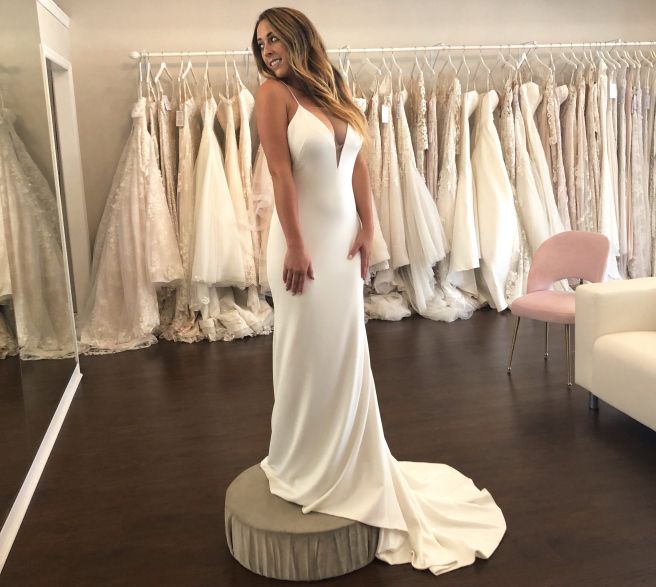 Theia Bruna 890541 Elegant Lace Wedding Dress for Bride - Perfect for Church Ceremony, Beach Wedding & Romantic Vow Renewal