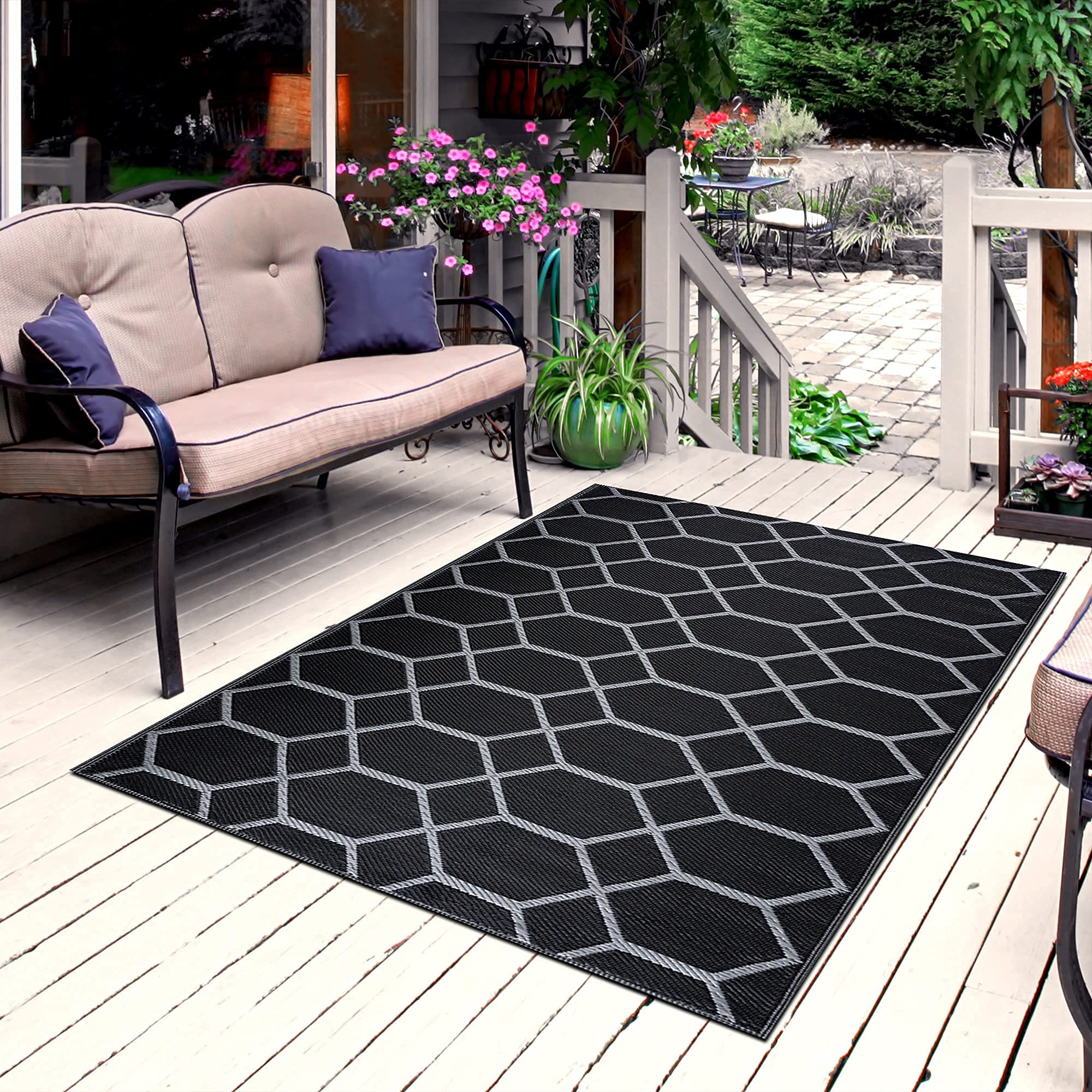 Reversible Recycled Plastic Indoor/Outdoor Rug - Waterproof, Stain & UV Resistant Floor Mat for Patio, Poolside, Beach - Miami Style Black & Gray (4'x6') - Perfect for Backyard, Deck & Coastal Homes