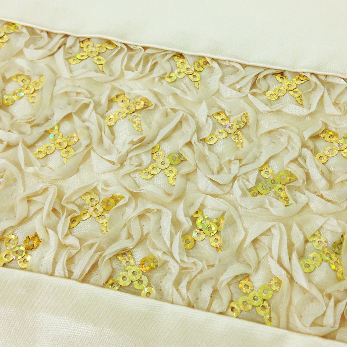 Wrapables Champagne Sequined Placemats Set of 4 - Elegant Glitter Table Mats for Dining, Parties & Holiday Decor - Perfect for Weddings, Christmas & Special Occasions