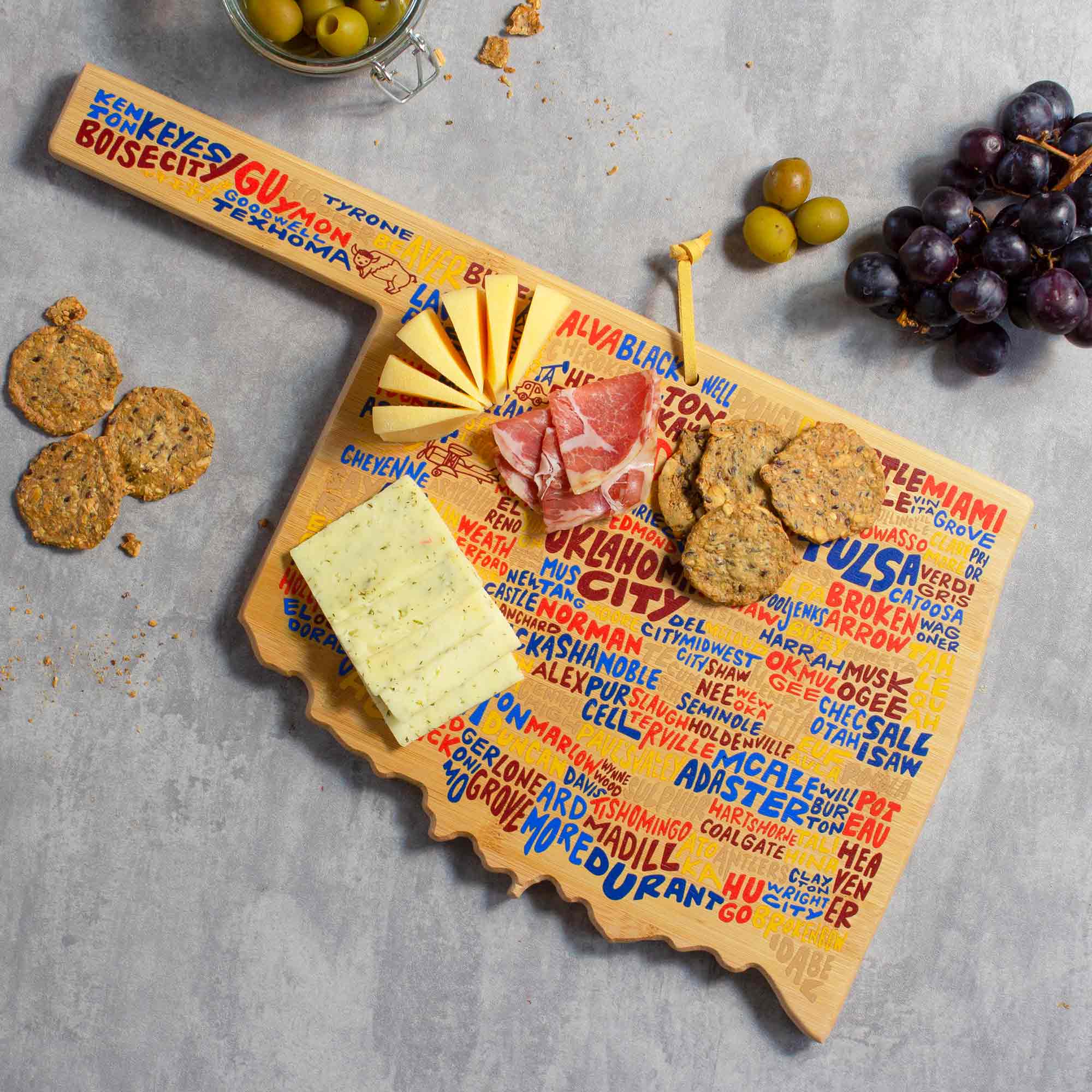 Premium Oklahoma-Themed Wooden Cutting Board with Artistic Engraving by Wander on Words™ - Perfect for Kitchen Decor, Gift Giving, and Home Use