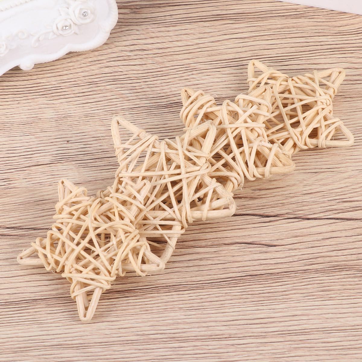 4 Pack Natural Wicker Rattan Chew Toys for Rabbits, Hamsters & Small Pets - Heart-Shaped Bunny Molar Chew Toys for Chinchillas, Tooth Grinding & Pet Activity | Durable Pet Chew Toys for Dental Health & Stress Relief | Perfect for Small Animal Cages, Playtime & Wedding Decor Flower Balls