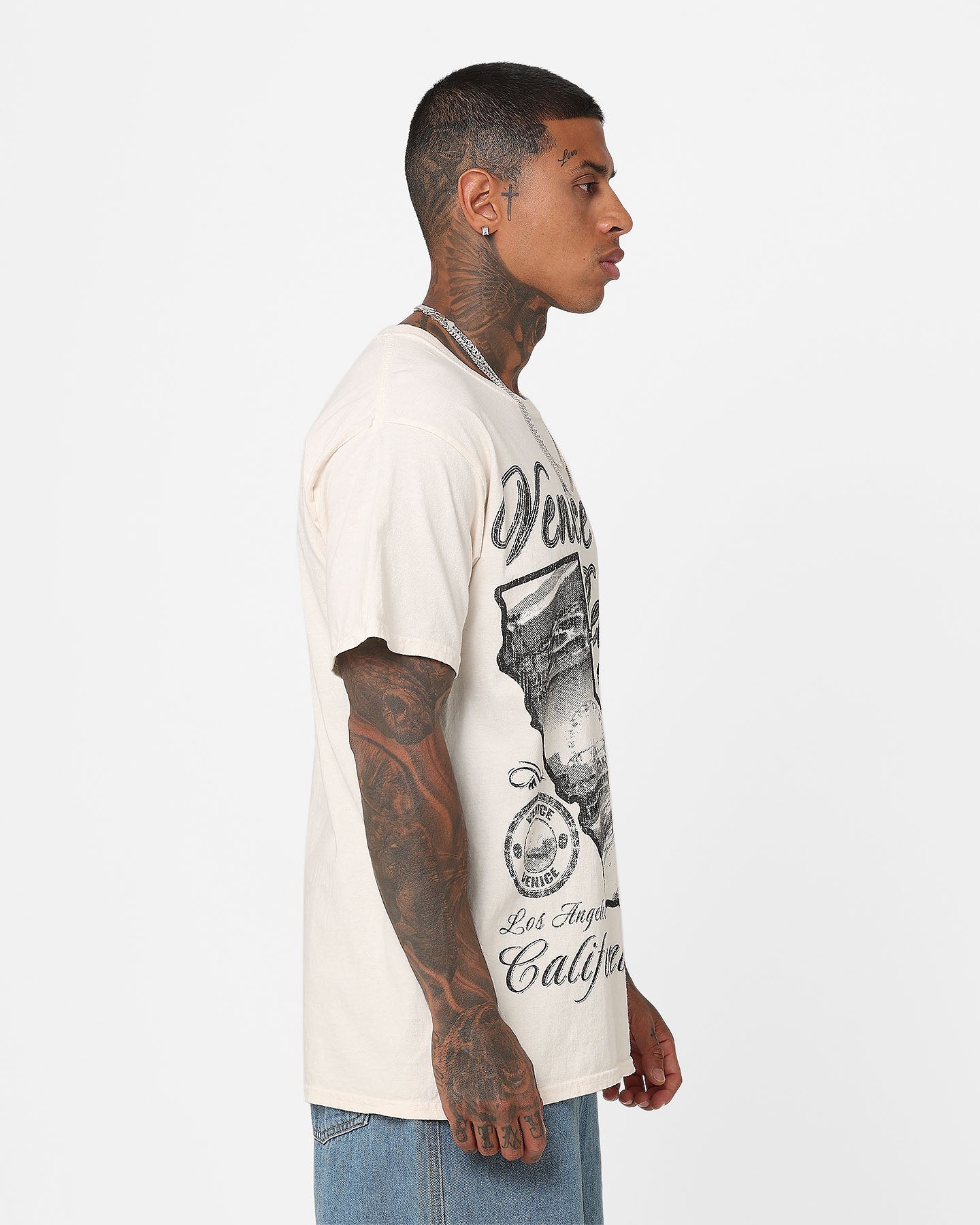 Vintage Venice Beach T-Shirt - Retro American Thrift Style in Off White - Perfect for Casual Wear & Beach Outfits