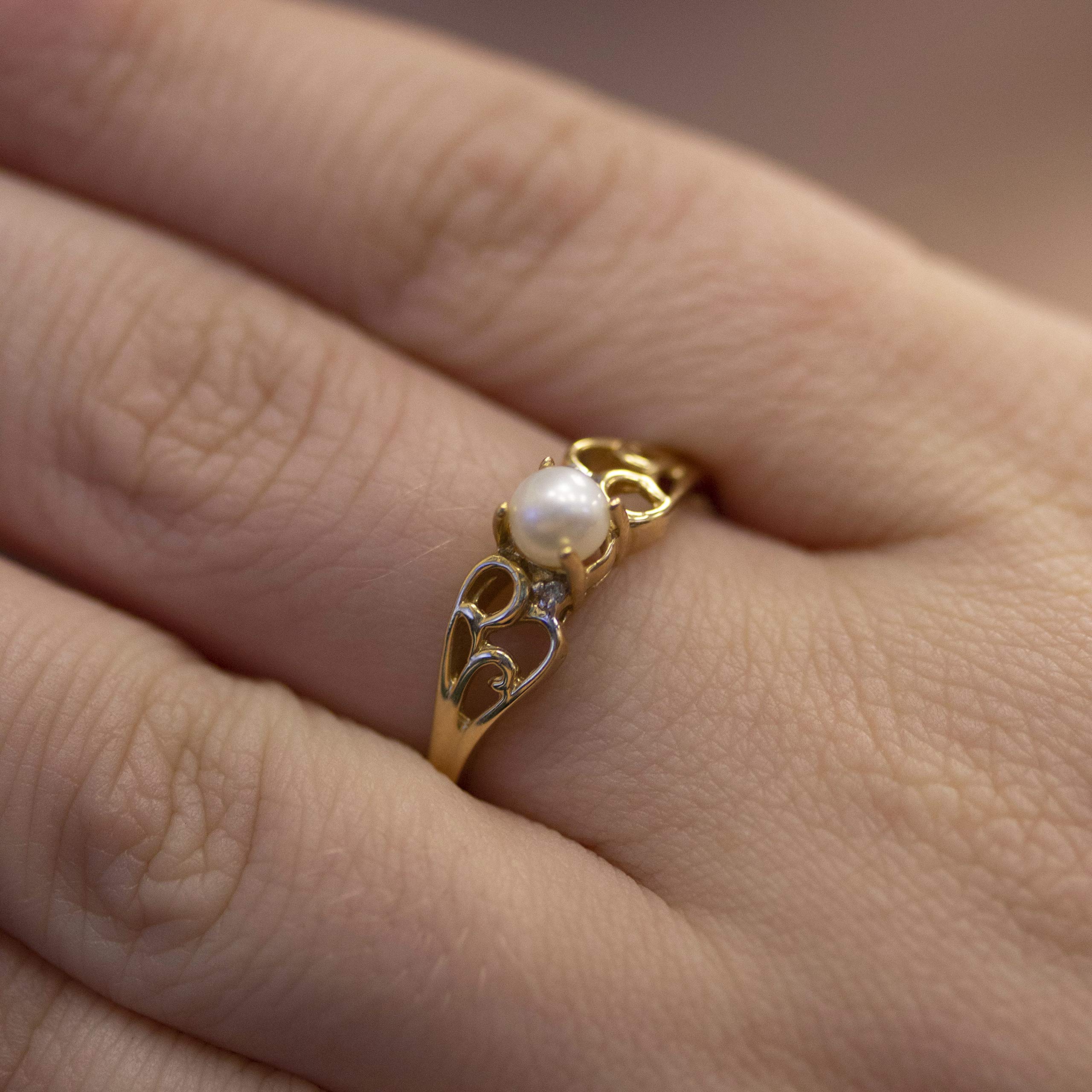 14K Yellow Gold Freshwater Cultured Pearl and Diamond Ring for Women - Elegant Bridal, Anniversary, or Gift Jewelry - Perfect for Weddings, Parties, and Special Occasions