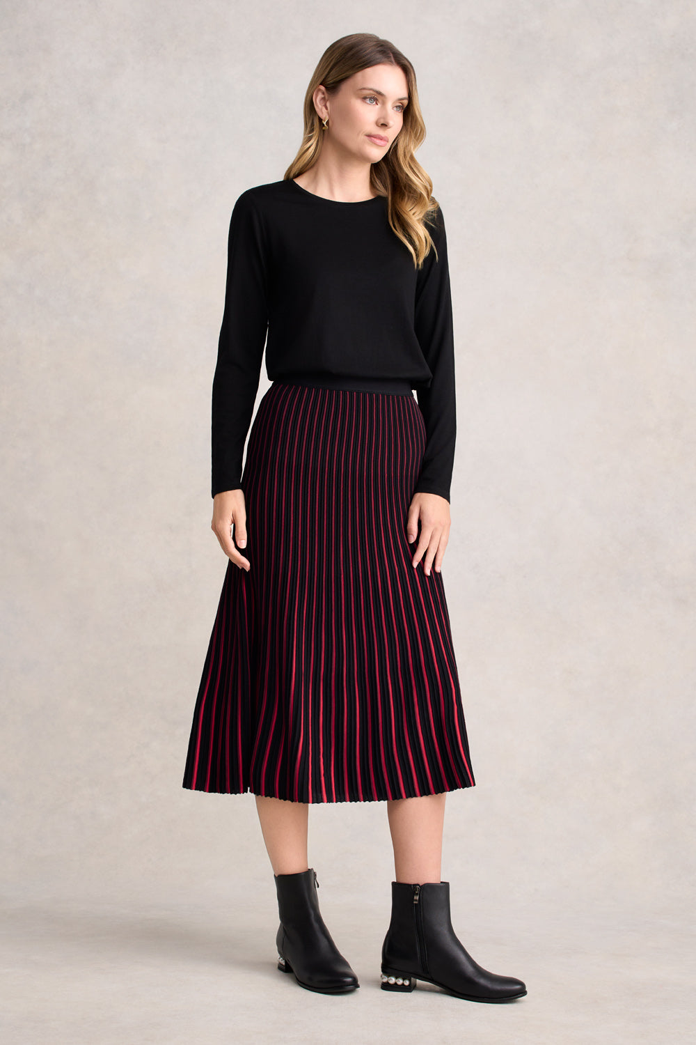 Stylish Striped Knit Skirt for Women - Trendy Multi-Stripe Design - Perfect for Casual Outfits, Office Wear & Date Nights