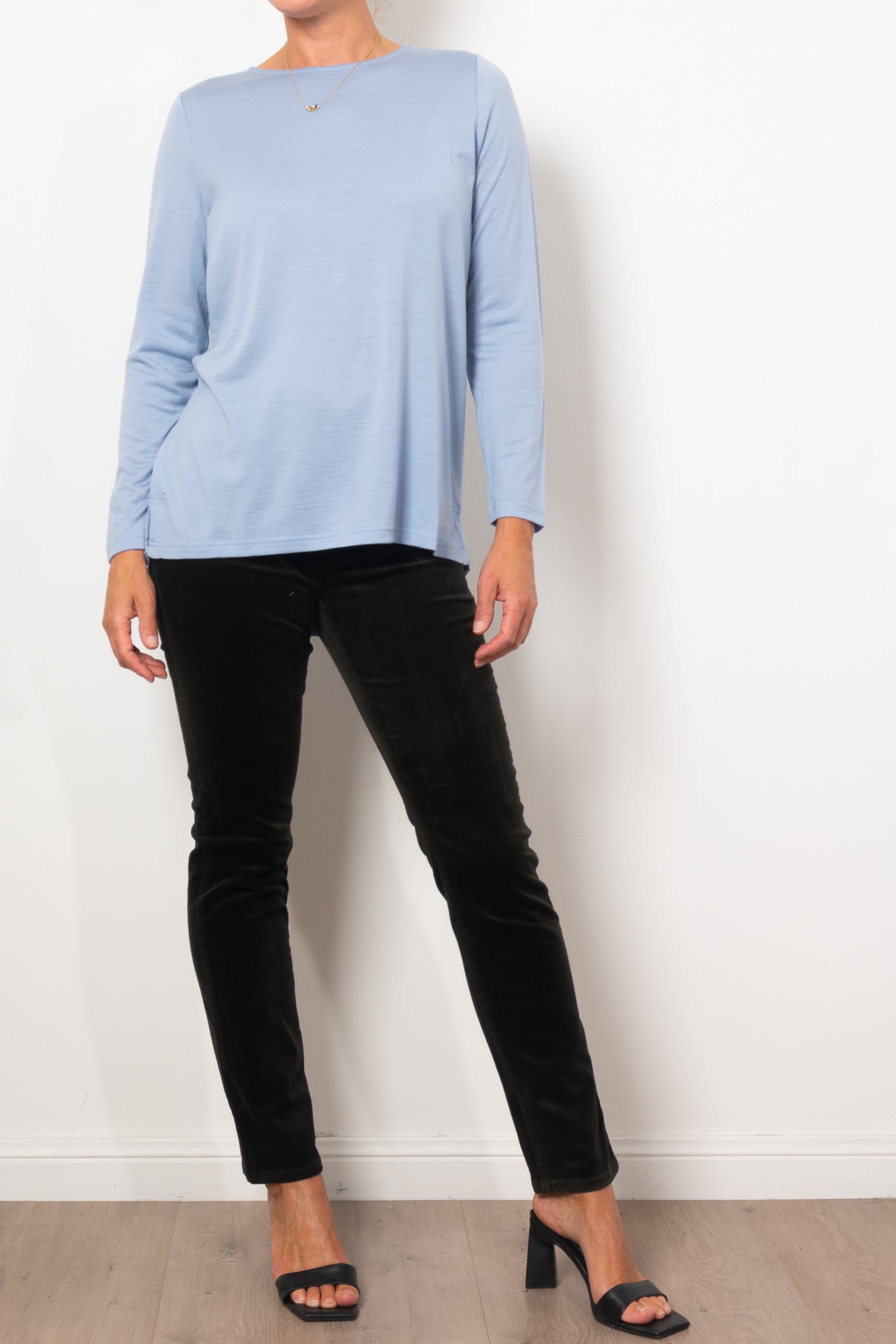 Vassalli Merino Wool Back Button Top for Women - Soft & Comfortable Pullover Sweater for Fall & Winter Layering