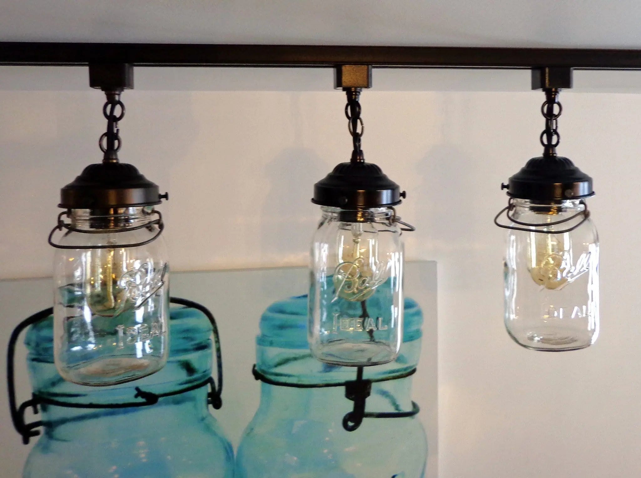 Vintage Quart Mason Jar Track Light Single - Rustic Industrial Pendant Lighting for Kitchen, Bar, or Farmhouse Decor