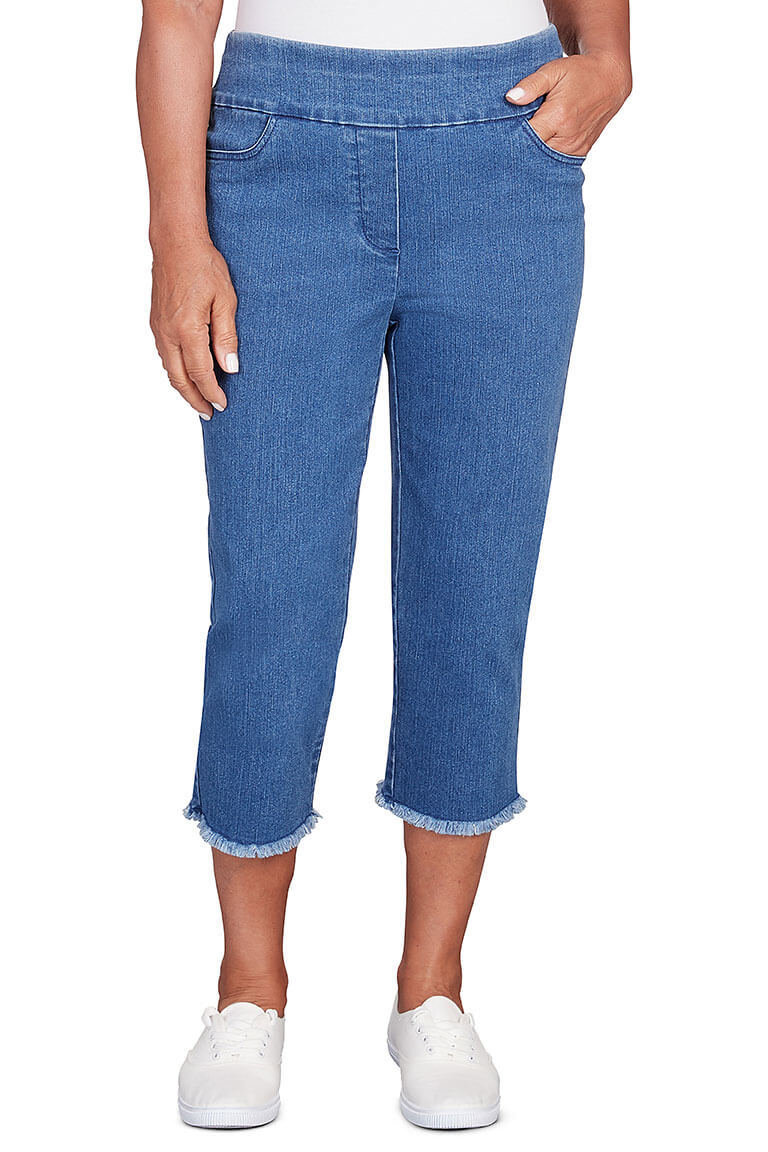 Stylish Petite Frayed Denim Capri Pants for Women - Trendy Distressed Ankle Jeans for Casual Outfits & Summer Wear