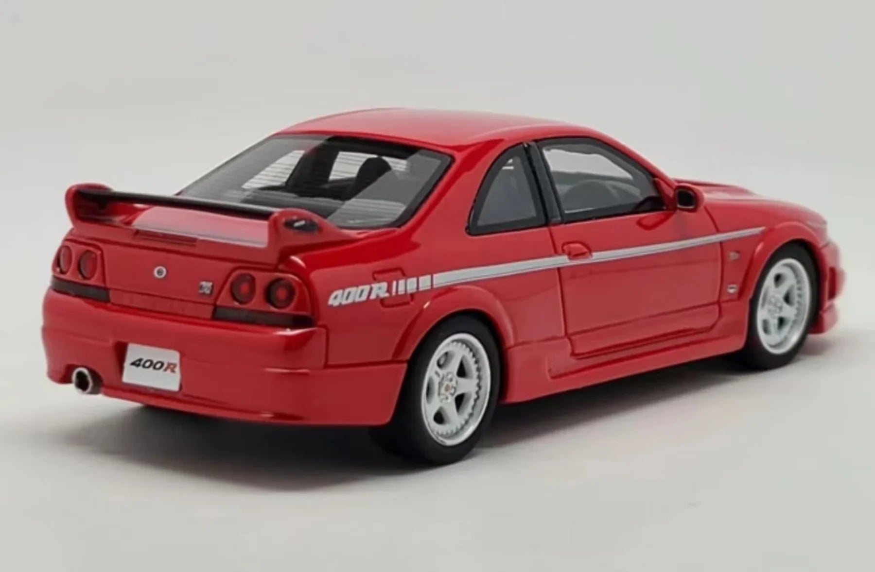 Kyosho 1:64 Scale Nissan Nismo 400R Tokyo Auto Salon KL Edition Diecast Model Car - Red (MOTN LED Base Compatible) - Perfect for Collectors, Display Cases & Racing Enthusiasts