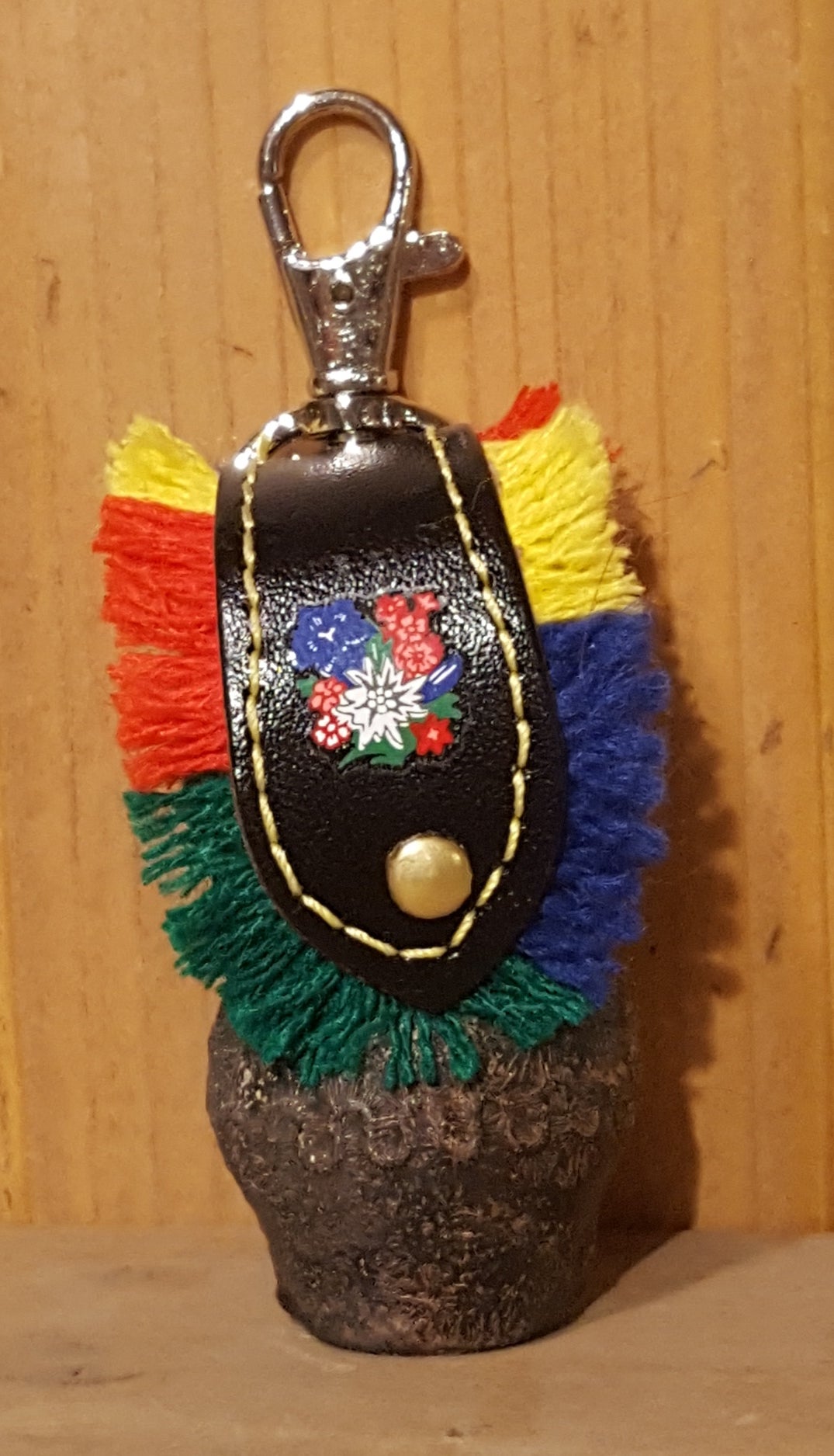 Mini Cowbell Key Ring - Small Metal Cowbell Keychain for Keys, Bags & Backpacks - Perfect for Sports Fans, Cheerleaders & Pet Training - Great Gift Idea for Cow Lovers