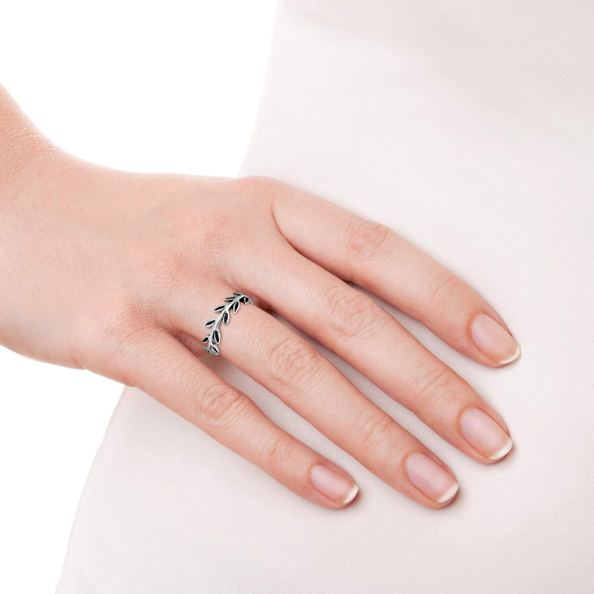 AeraVida Peace and Beauty Olive Branch .925 Sterling Silver Band Ring for Women - Minimalist Wedding Ring, Comfort Fit Jewelry Gift for Daughter, Wife, Girlfriend - Size 7-9 | Perfect for Everyday Wear, Anniversary, Birthday and Special Occasions