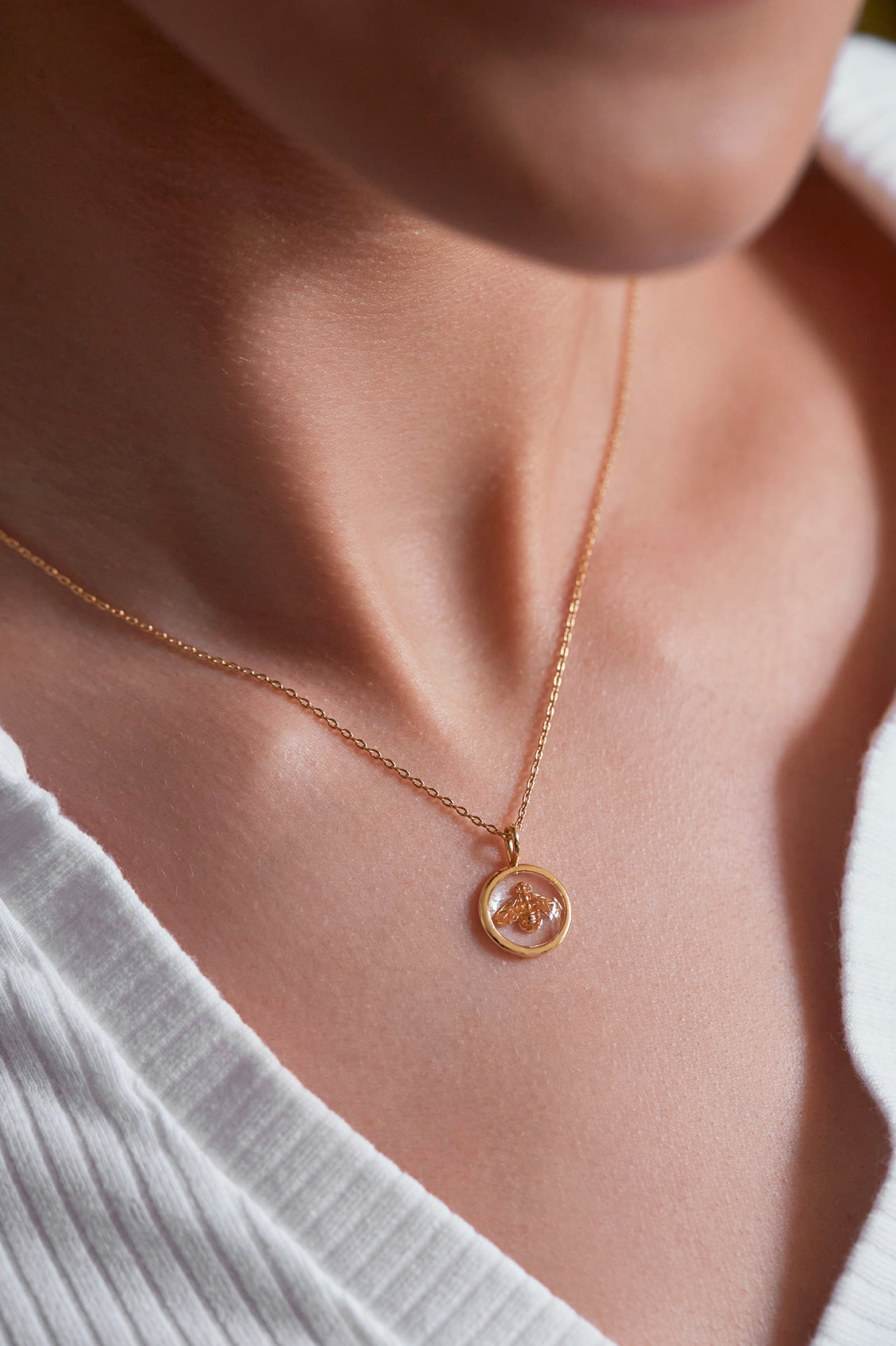 Handmade Resin Bee Pendant Necklace - Nature Inspired Jewelry for Women - Perfect for Outdoor Adventures, Boho Fashion & Gift Giving