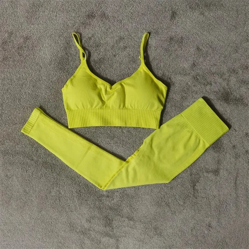 Seamless Women's Yoga Set - High Waist Workout Leggings & Sports Bra - Gym Outfits for Yoga, Pilates & Fitness Training | Breathable Activewear for Women