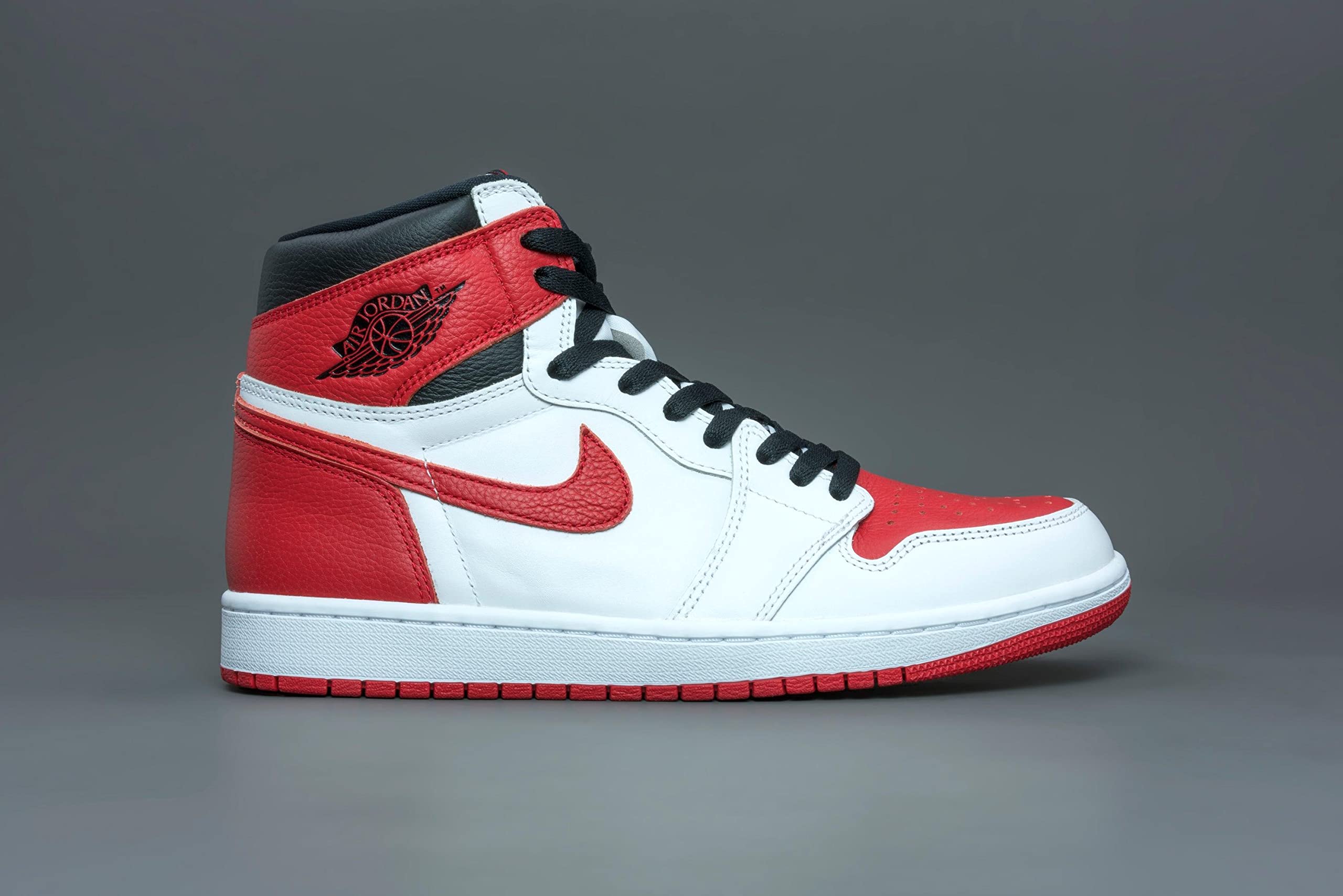 Original Title: Jordan Air 1 Retro High OG Men's Shoes   Optimized Title: **Nike Air Jordan 1 Retro High OG Men's Basketball Shoes - Classic Sneakers for Streetwear & Casual Outfits**