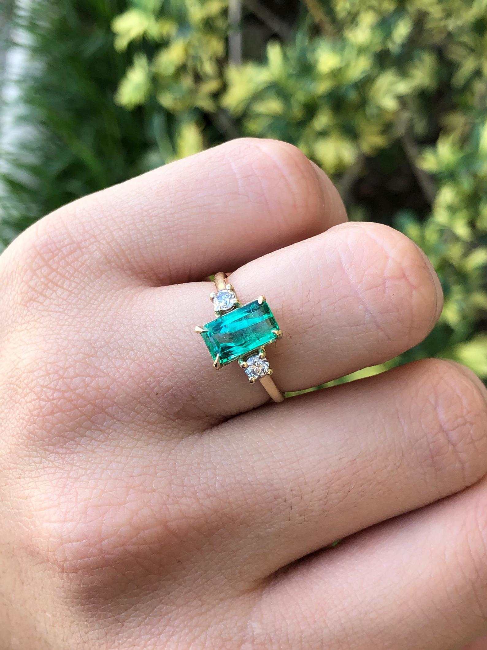 2.05tcw Three Stone Claw Prong Emerald Cut & Round Diamond Ring in 14K Gold - Perfect for Engagement, Anniversary & Special Occasions