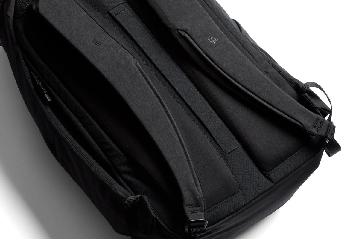 Bellroy Venture Ready Pack 26L - Waterproof Hiking Backpack for Men & Women, Lightweight Travel Daypack with Laptop Sleeve - Perfect for Outdoor Adventures, Commuting & Business Travel